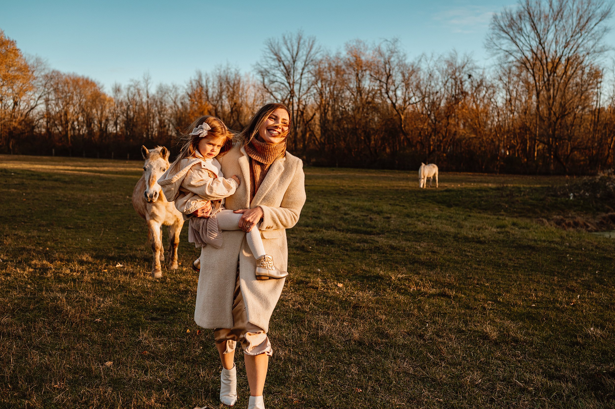 AKRON-OHIO-FAMILY-PHOTOGRAPHER-FARM-HORSES-21.jpg