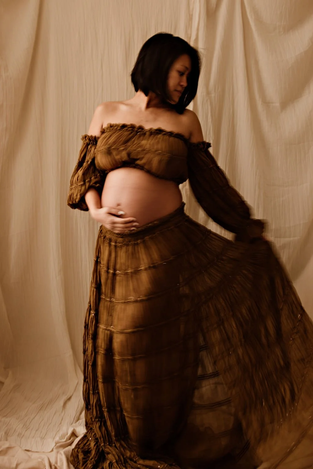 studio-maternity-photos-cleveland-ohio-6.jpg
