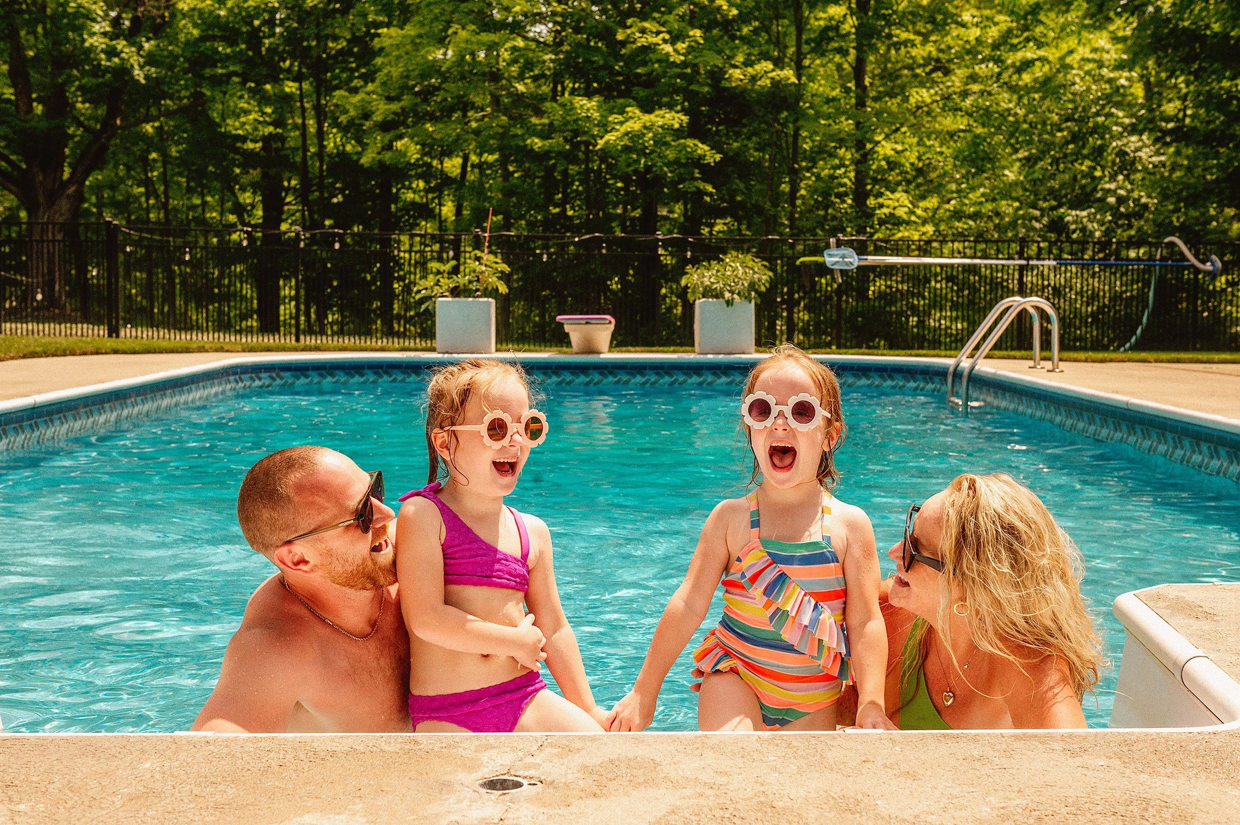 cleveland-ohio-lifestyle-family-photos-backyard-pool-party-29.jpg