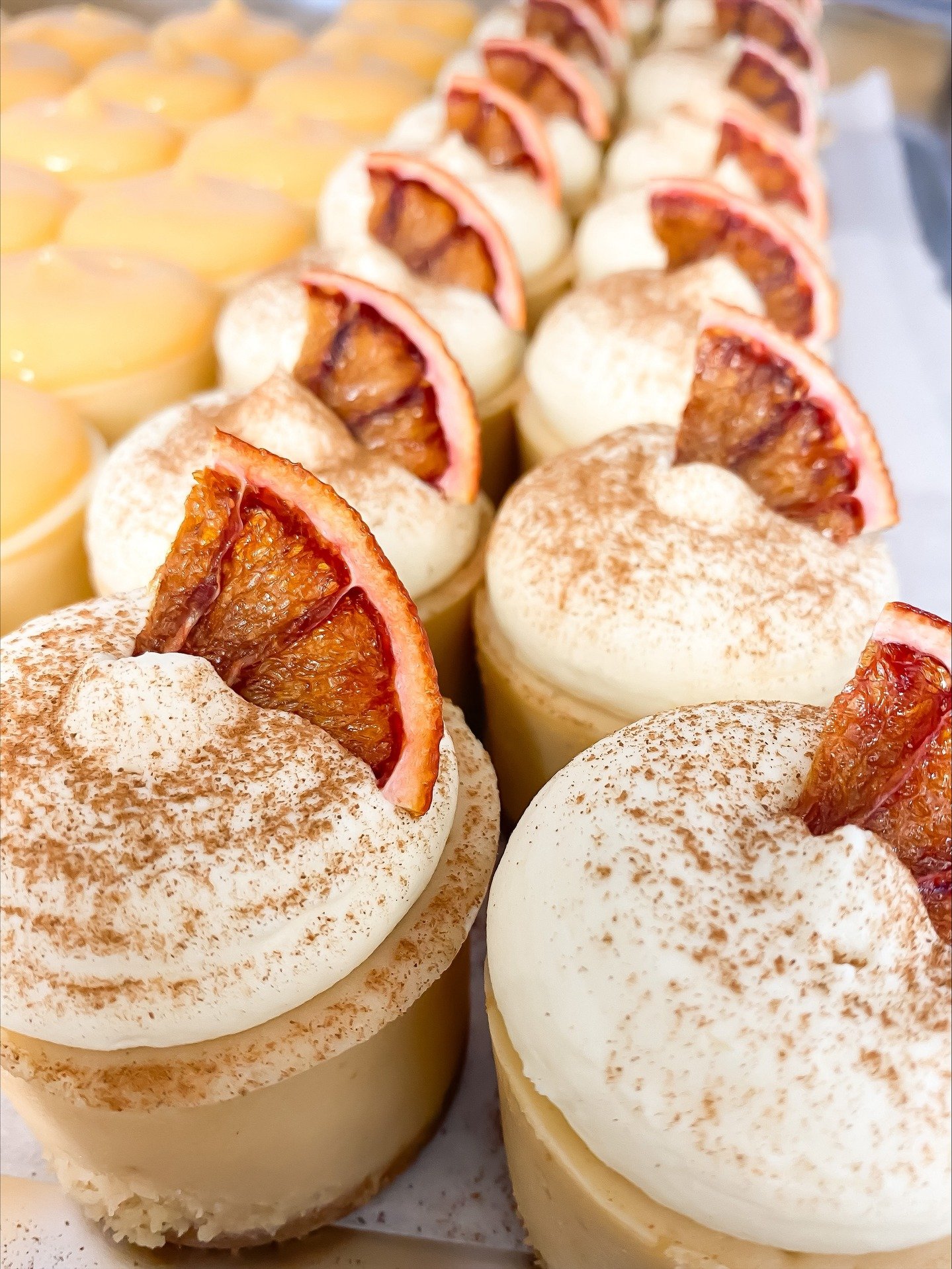 Our incredible stall holders are bringing you special treats in celebration of our Pumpkin themed autumn April market! 

@clarissacreatescheesecakes with her pumpkin spice, chai latte and apple crumble cheesecakes!
@gippslands_wild_yeast_bakery with 