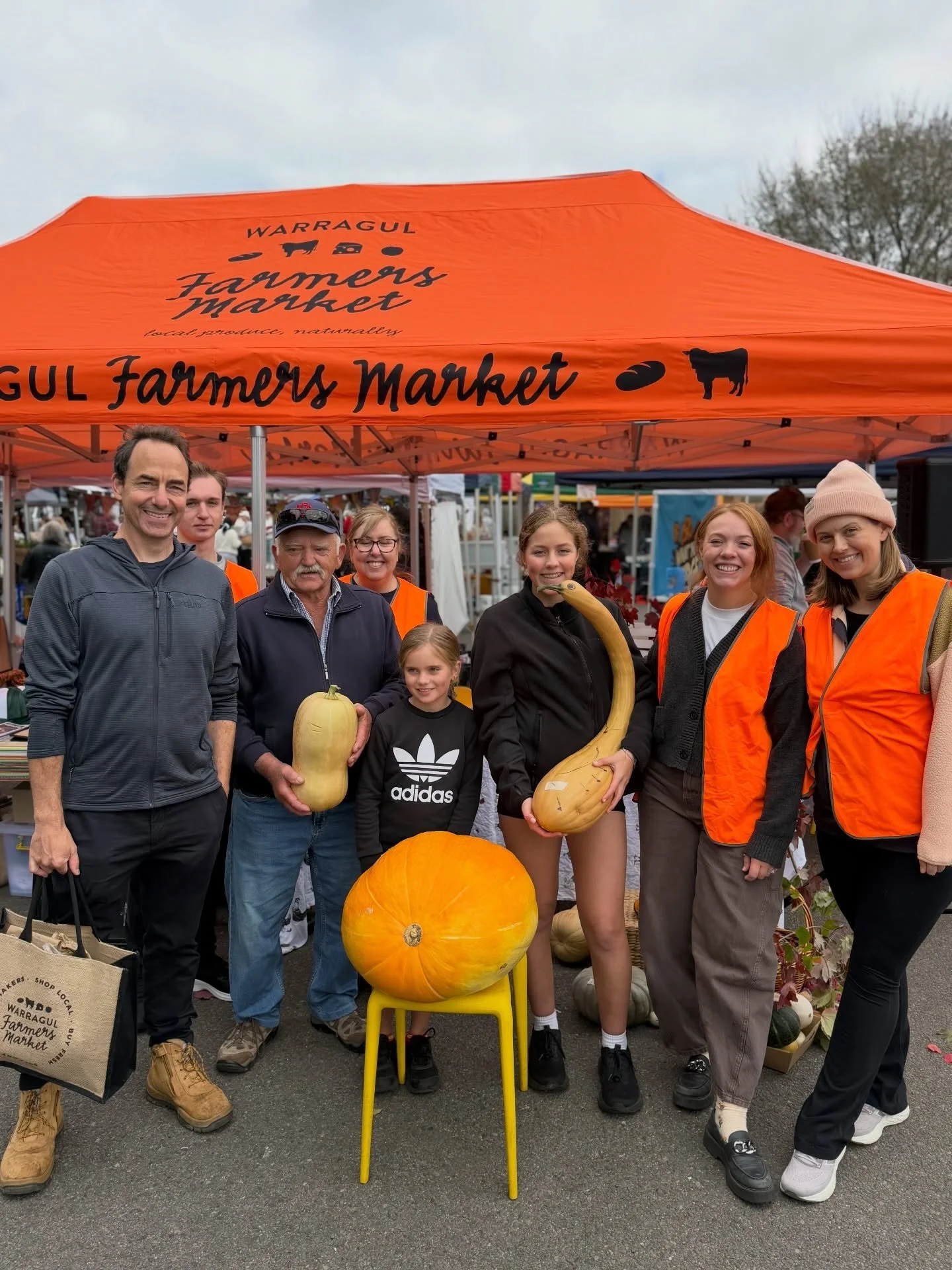 April market recap 🌻🍁🍂🥮

We had an incredible Autumn themed, pumpkin inspired market this month! We ran our pumpkin competition, calling out to local green thumbs to bring down their homegrown goodies! The largest pumpkin that won our market good