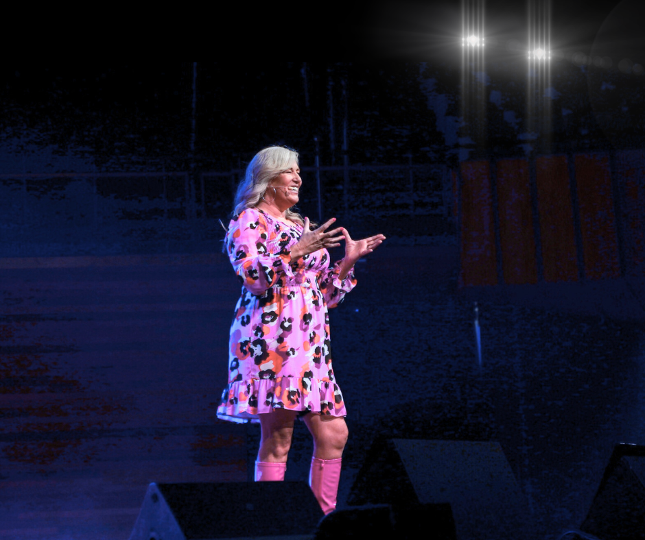 Julia Grace on stage delivering Be Kind to Your Mind