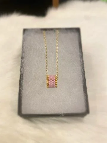 Small Beaded Pendant Necklace - Pink