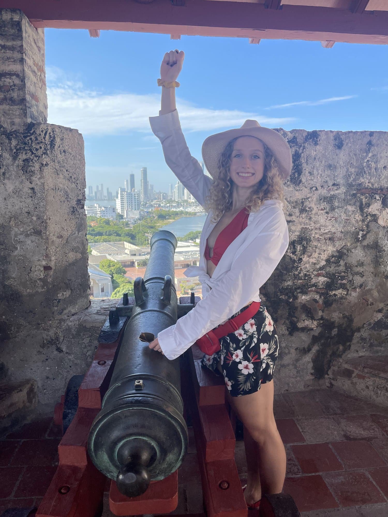 woman-cannon-fort-picture.jpg