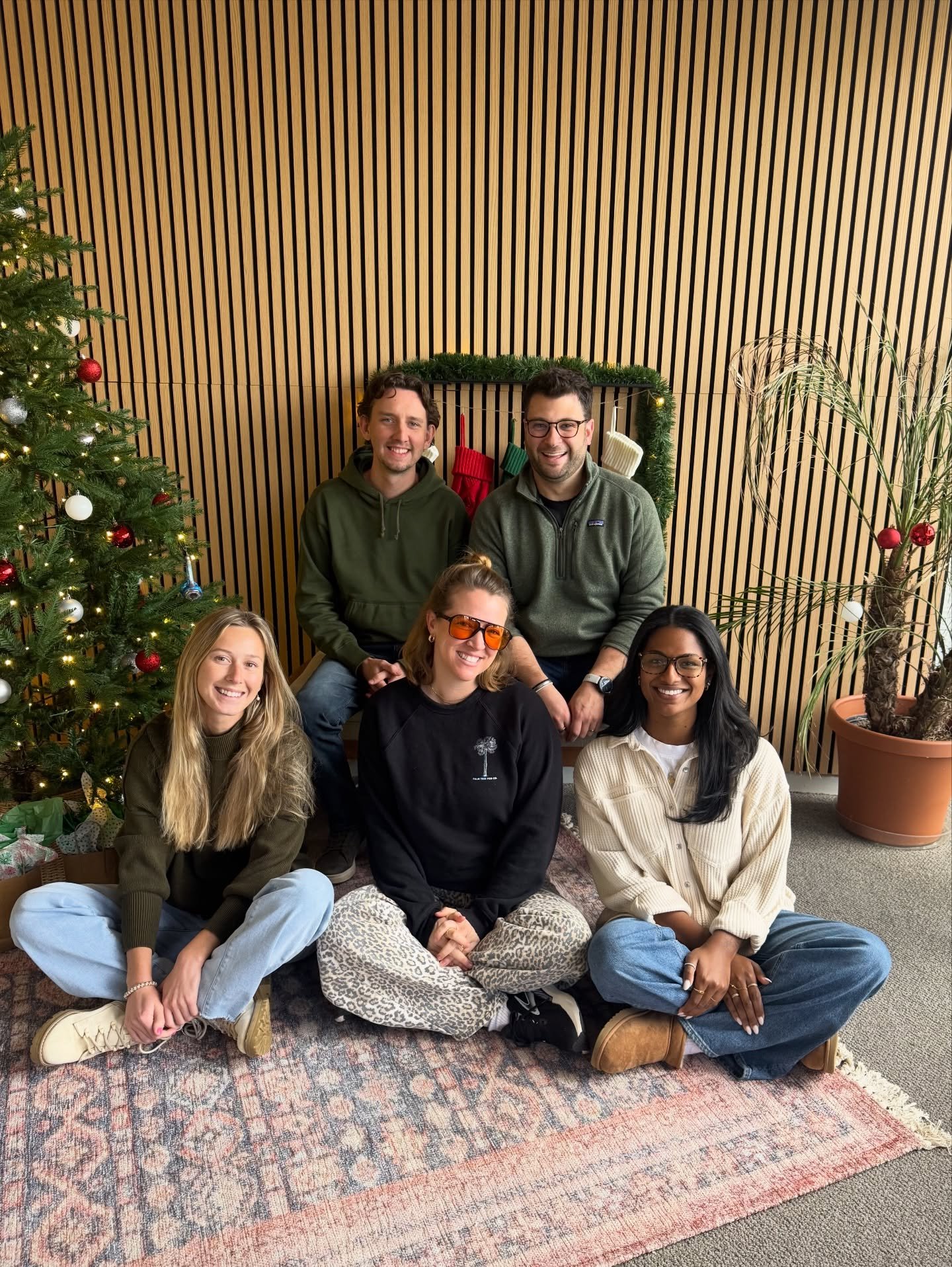 Consider this our virtual Christmas card 📸💌

Wishing you and yours a wonderful Christmas and a Happy New Year ❤️

- The Palm Tree Team 🌴