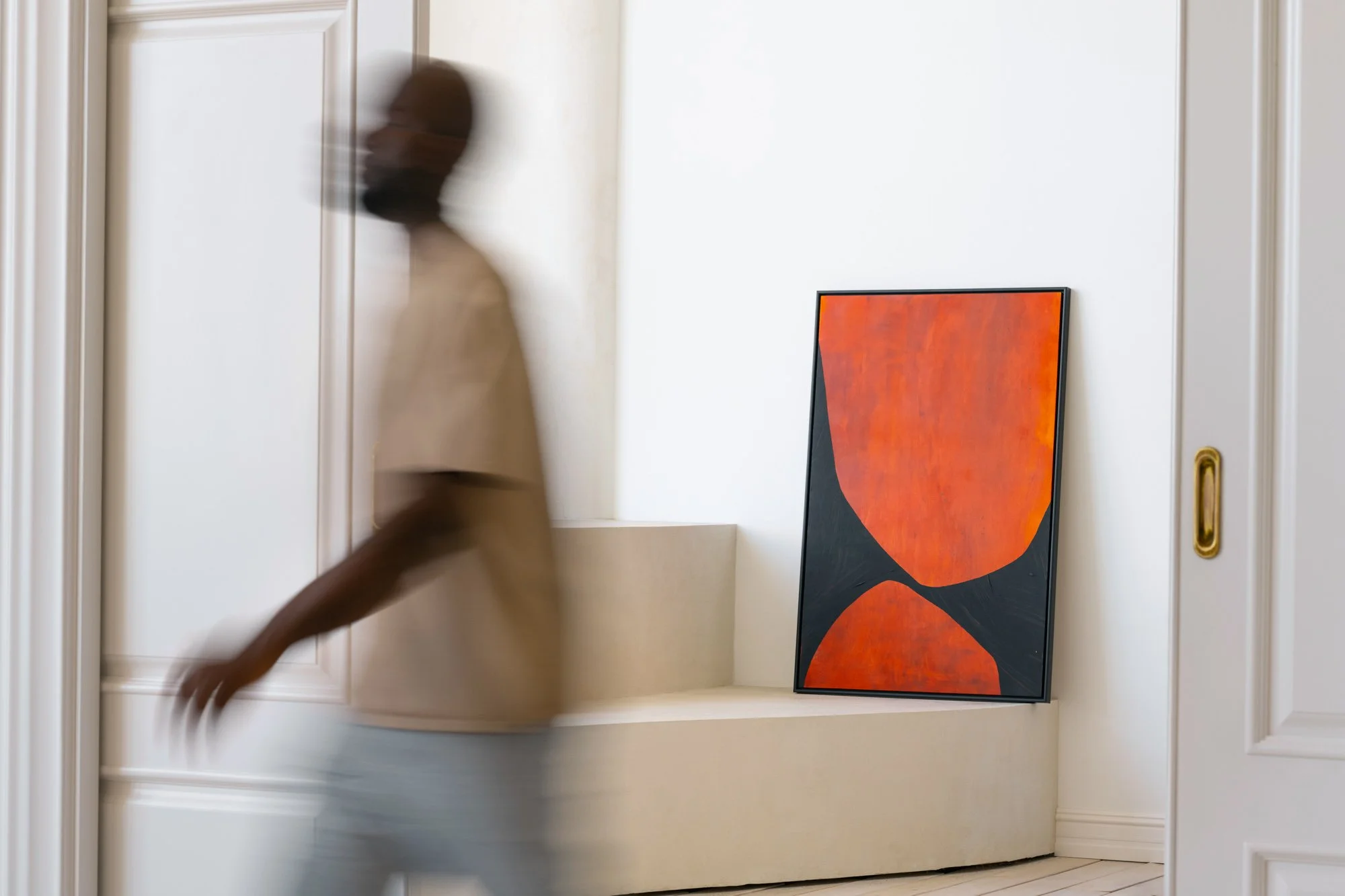 side-view-blurry-man-walking.jpg