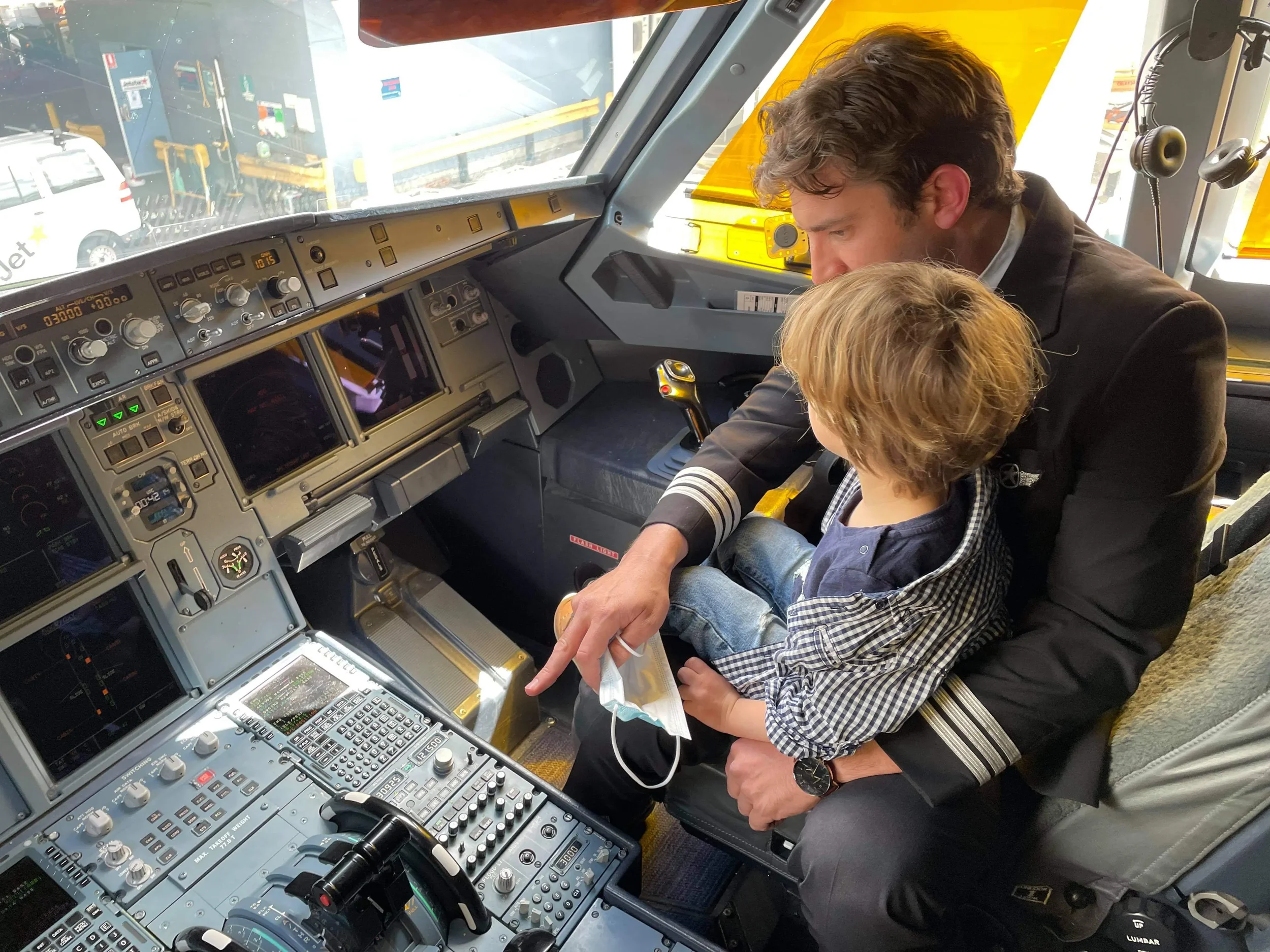 How Australian Lenders View DTAs and Allowances for Pilots Working Overseas