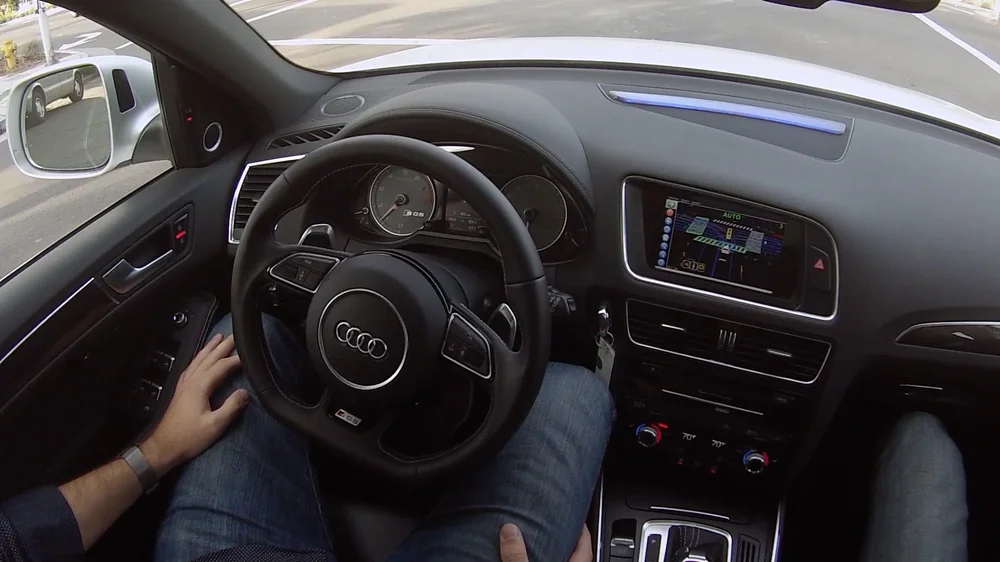 inside_automated_driving-at_light.jpg