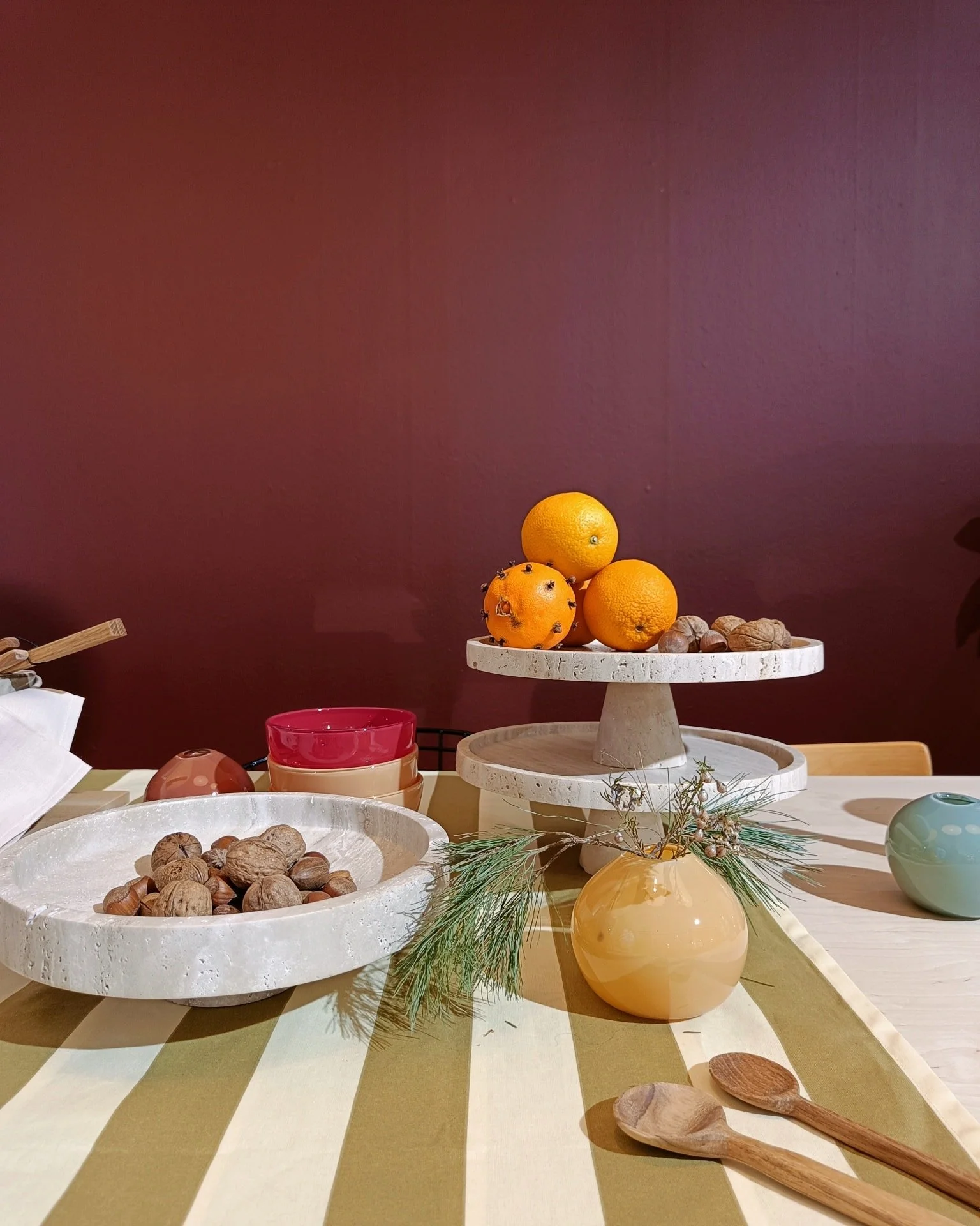 Christmas inspo from @artekhelsinki store last weekend ❤️ Especially liked that burgundy wall combined with olive-cream-striped tablecloth. Ultramarine blue is trendy at the moment especially combined with cream-beige tones.

K&auml;vin viime viikonl