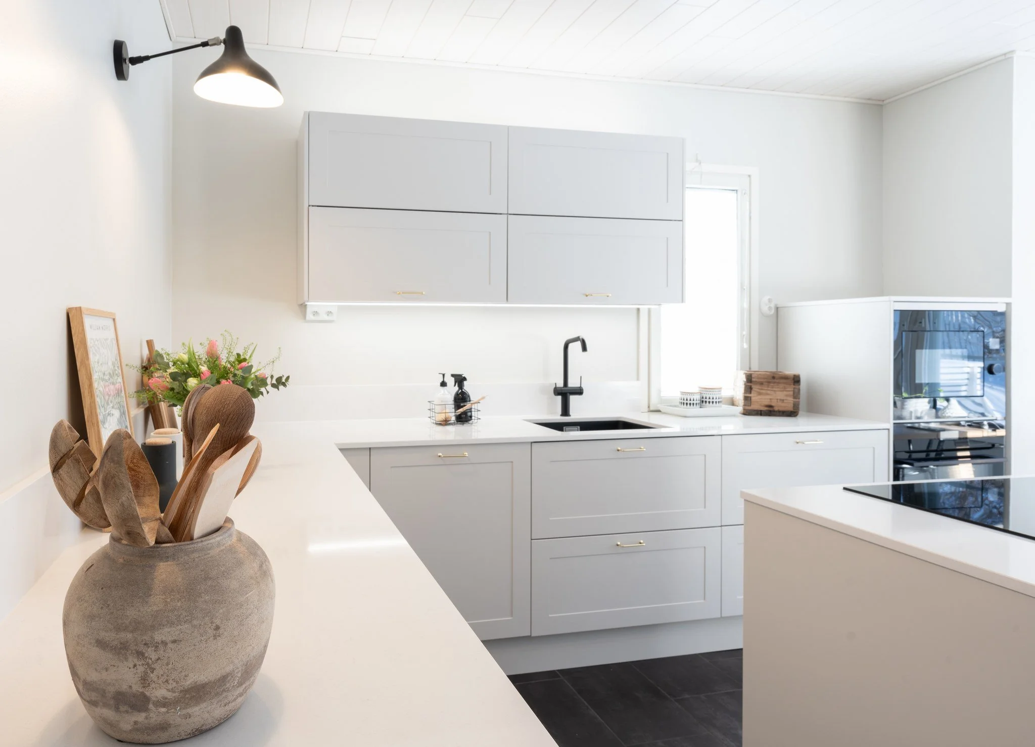 Valkoinen keittiö 2.jpg