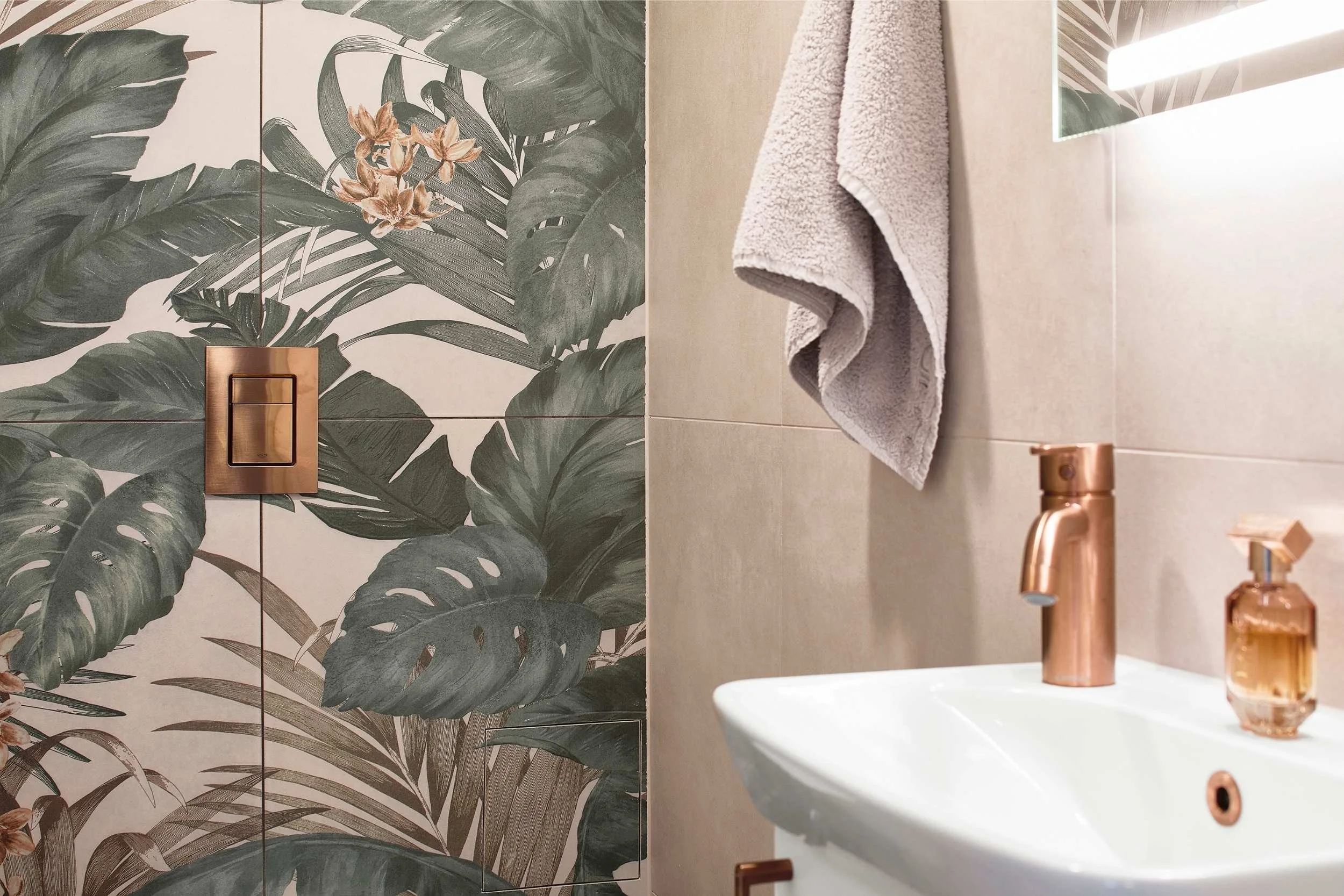 Värikäs wc yksityiskohta.jpg