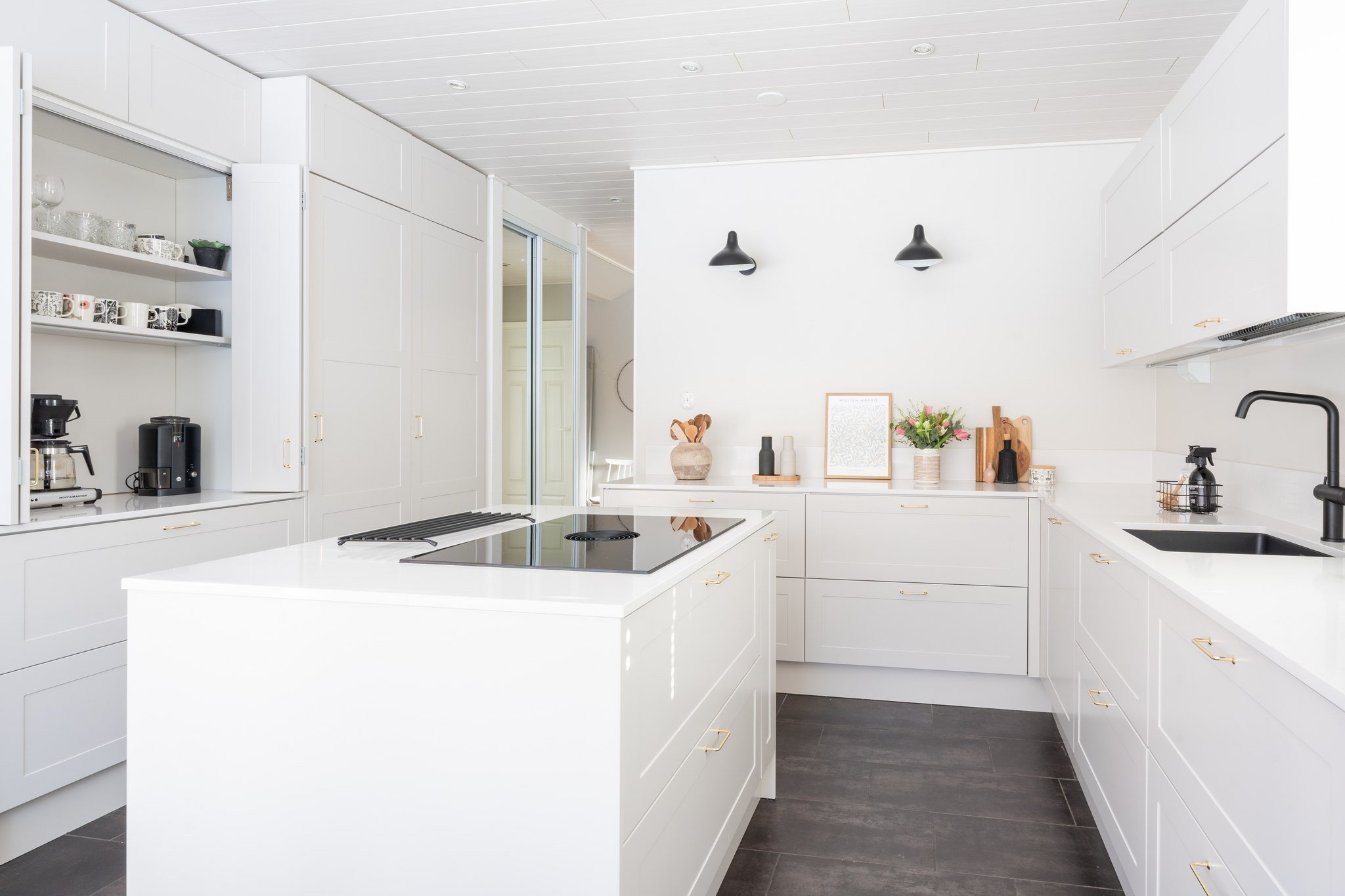 Valkoinen keittiö 3.jpg