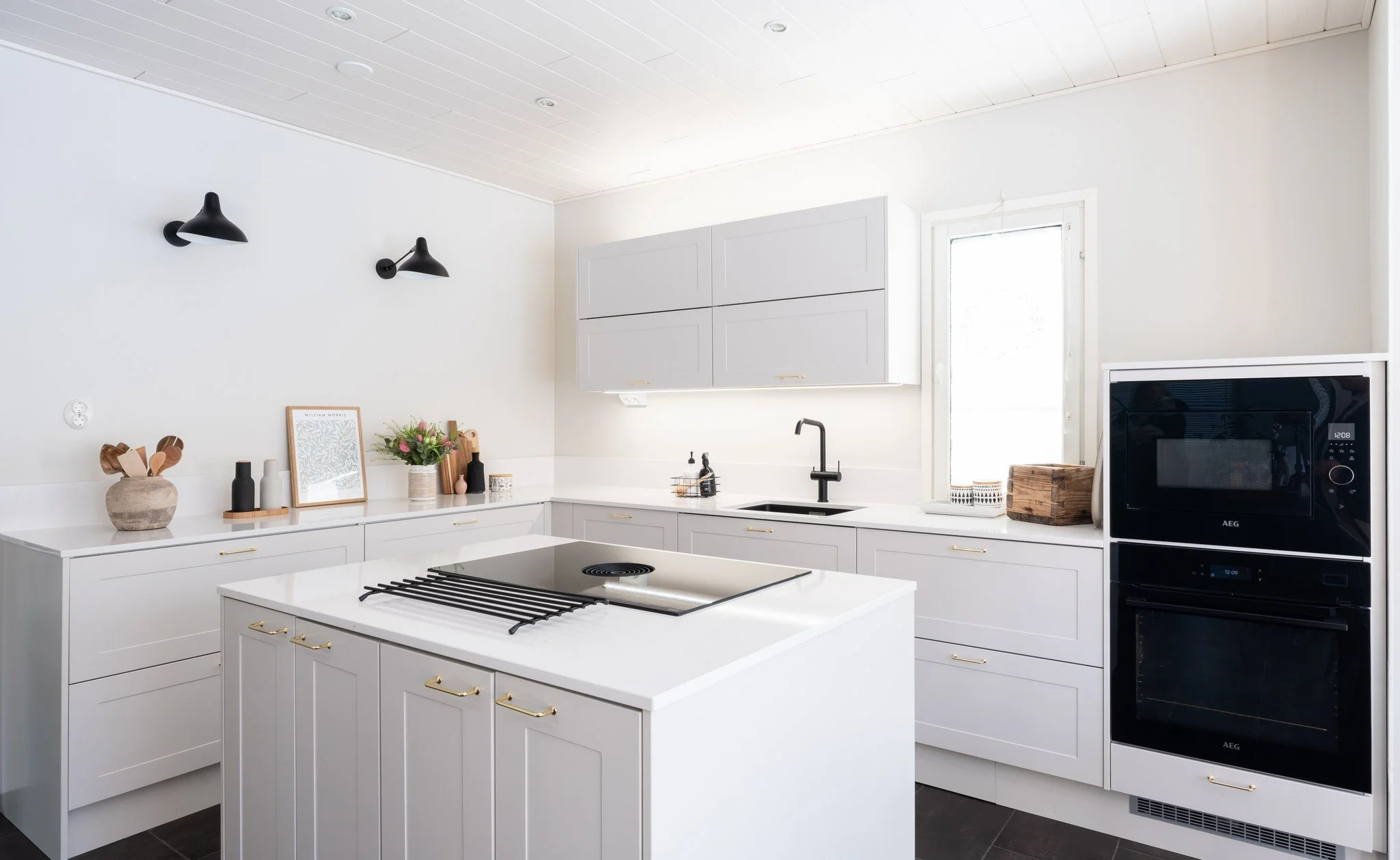 Valkoinen keittiö 1.jpg