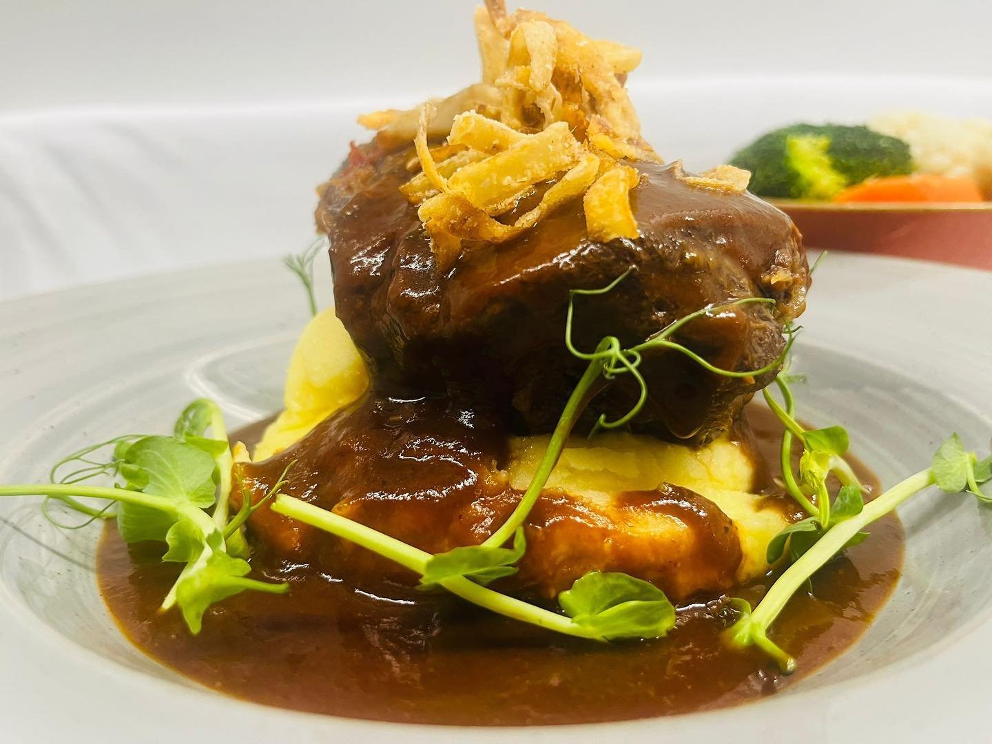 Chefs Special 🍴

Slow brazed beef cheeks served with creamy mash potatoes and seasoned vegetables. 

Only &euro;22.95