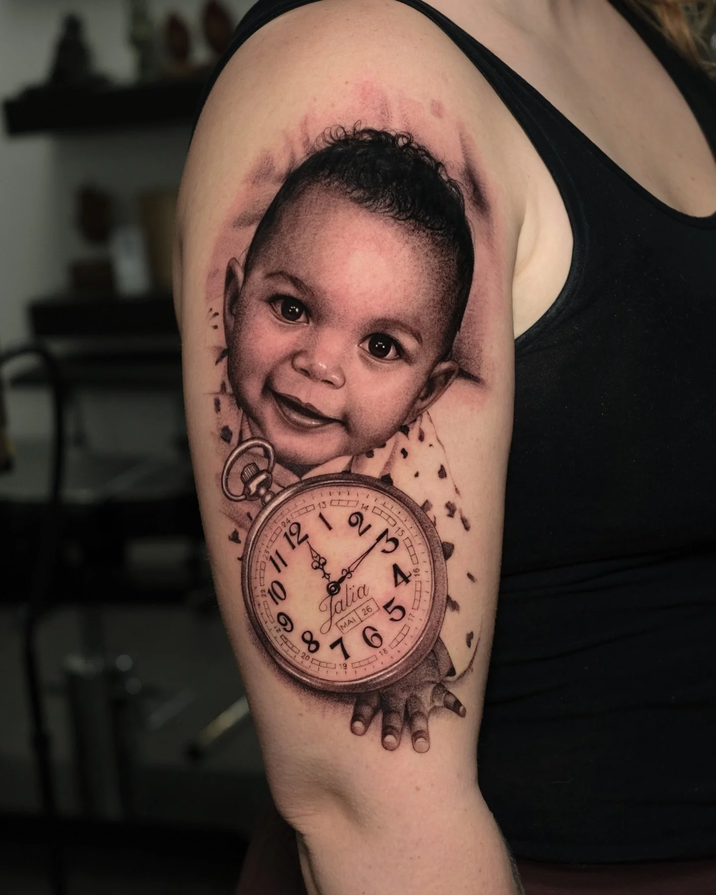 Mother&rsquo;s love &hearts;️ #babyportrait 
&diams;️Artist: @miguelameliach 
📣 Maacht &auml;ren Rendz-vous! 
📧 : rdv@atlastattoo.lu⁣⁣
📨 : DM Instagram / Facebook⁣⁣
📍 : 54 Bd Grande-Duchesse Charlotte, Luxembourg 

#tattoo #luxembourg  #inked
