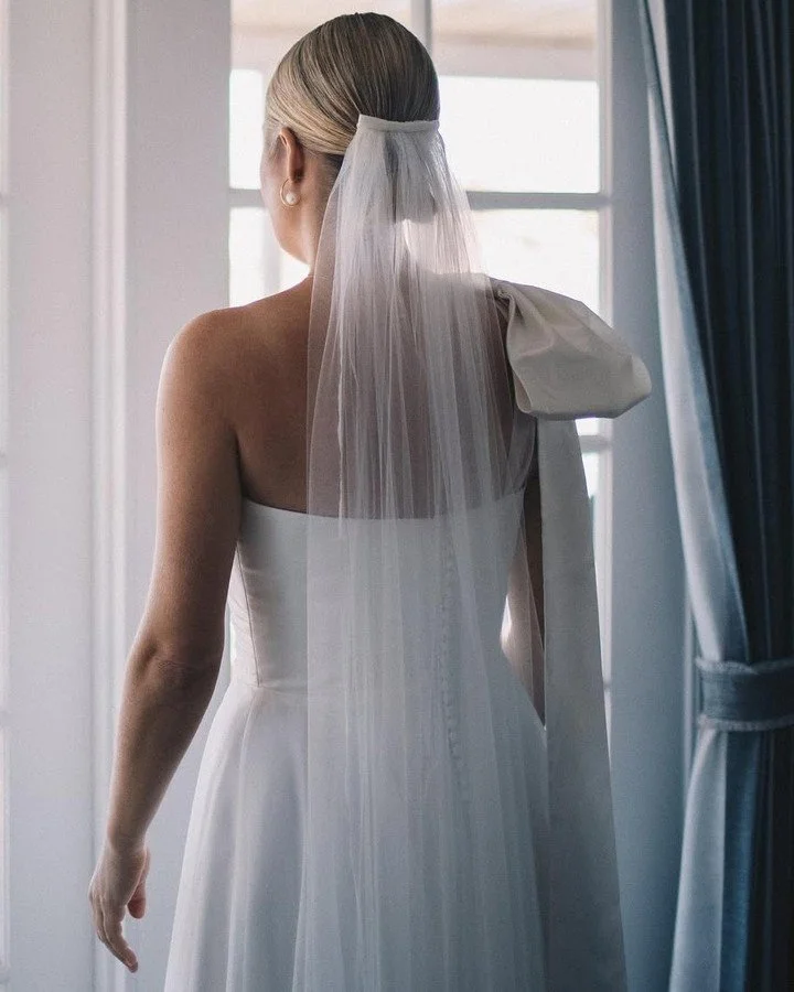 Stunning details from Alyce's wedding, capturing those intimate moments in between getting ready. 

Photographed by @zalirae