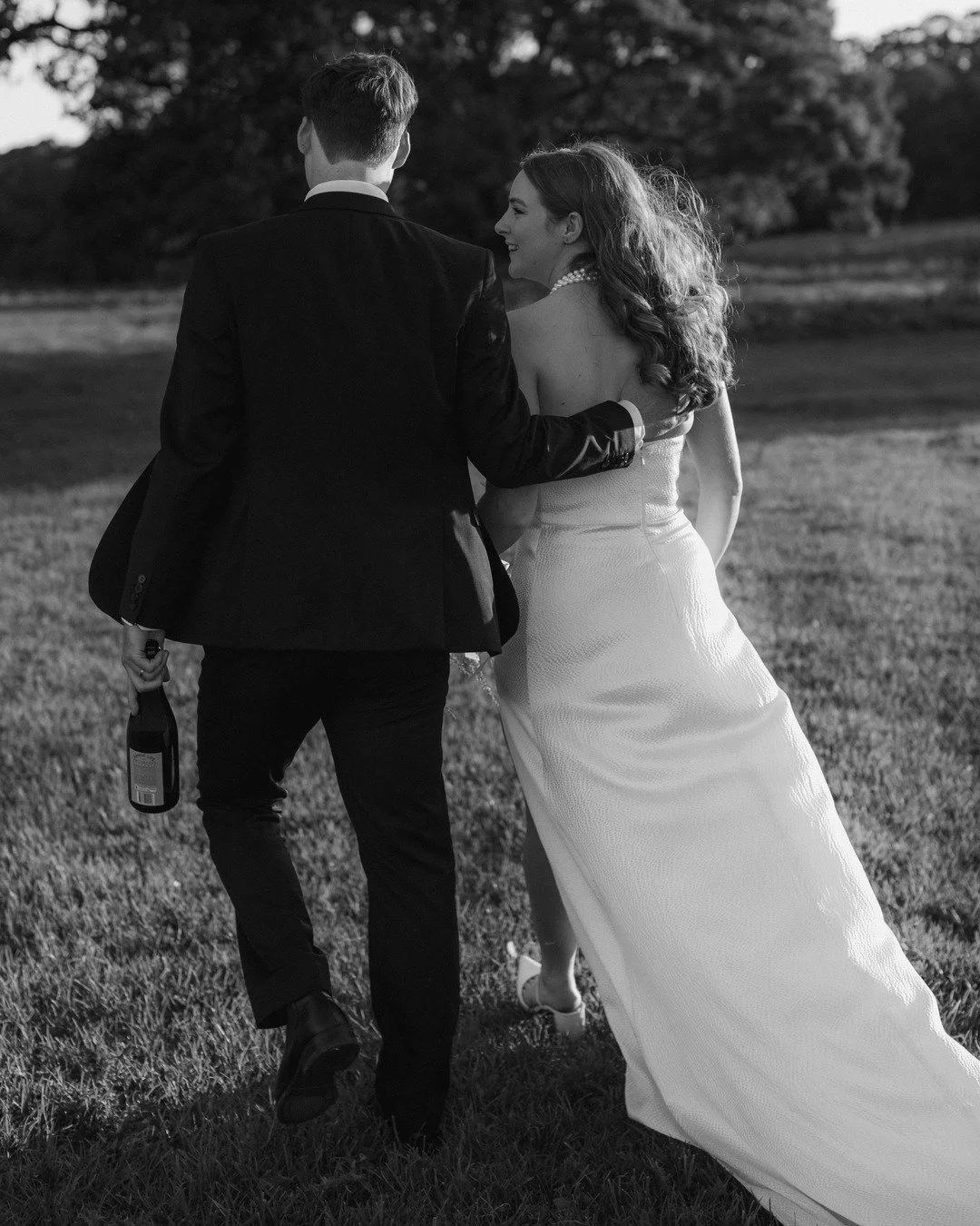 Mikaela &amp; Ryan's beautiful day in the fields of @weddings.at.fridas.field &lt;3 by @zalirae