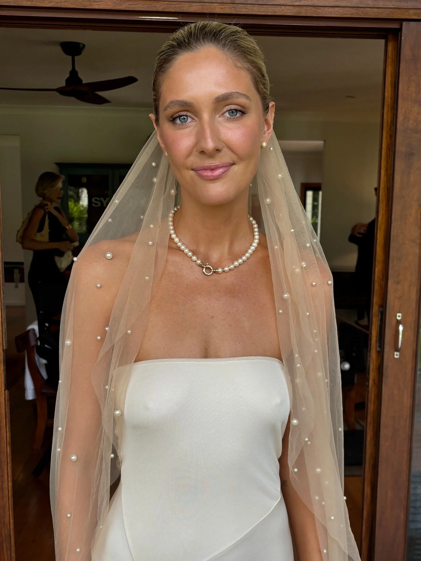 The most beautiful VALE bride @daisyvanbennekom_ and bridal party makeup by @cedar_shoots 

#byronbaymakeupartist #byronbayweddings #byronbayweddingmakeup #naturalweddingmakeup