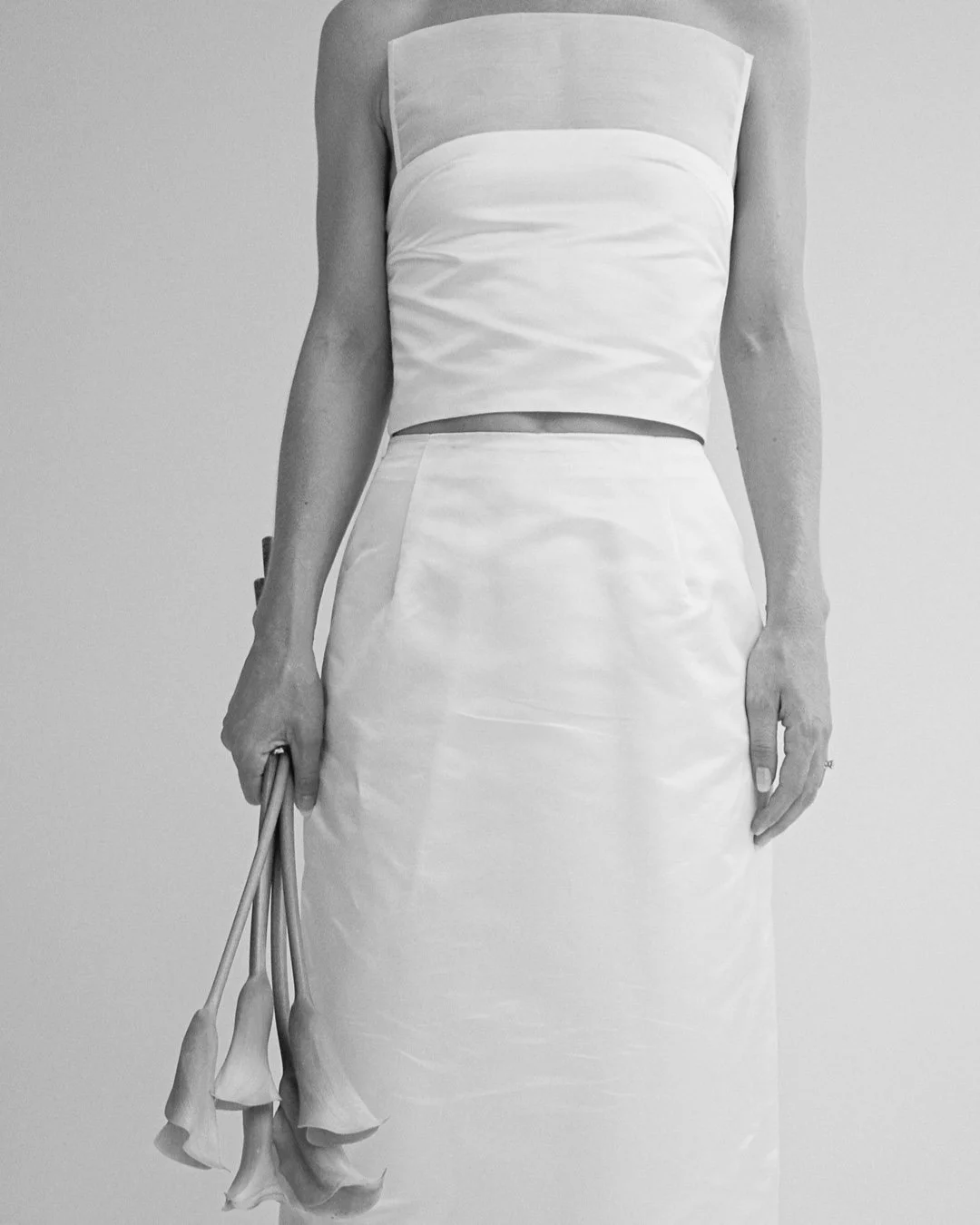 In studio with bride Laura on her wedding day by @cedar_shoots shot on film.
Dress by @mimiholvast
Studio @blancstudiobyronbay