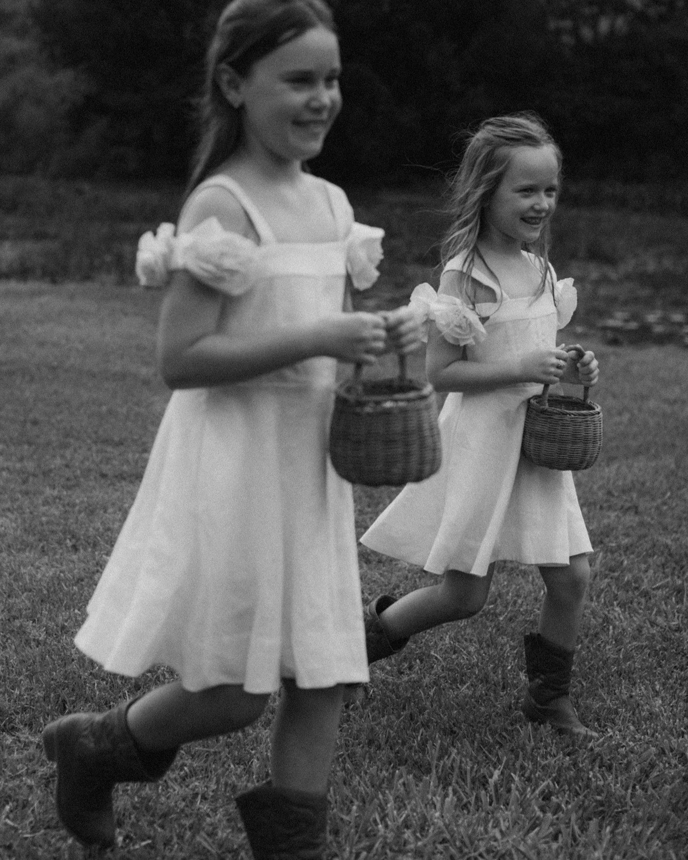 Sweet moments captured timelessly. Flower girls photographed by @zalirae 

#weddingphotography #byronbayphotographer #blackandwhitephotography