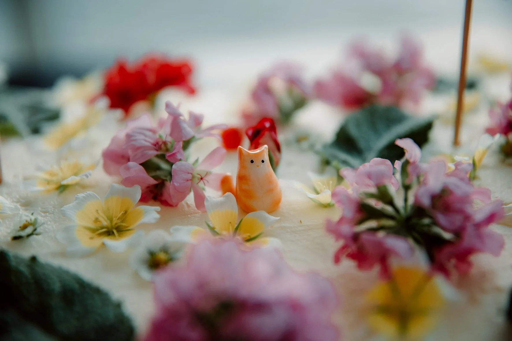 wedding cake flowers.jpg