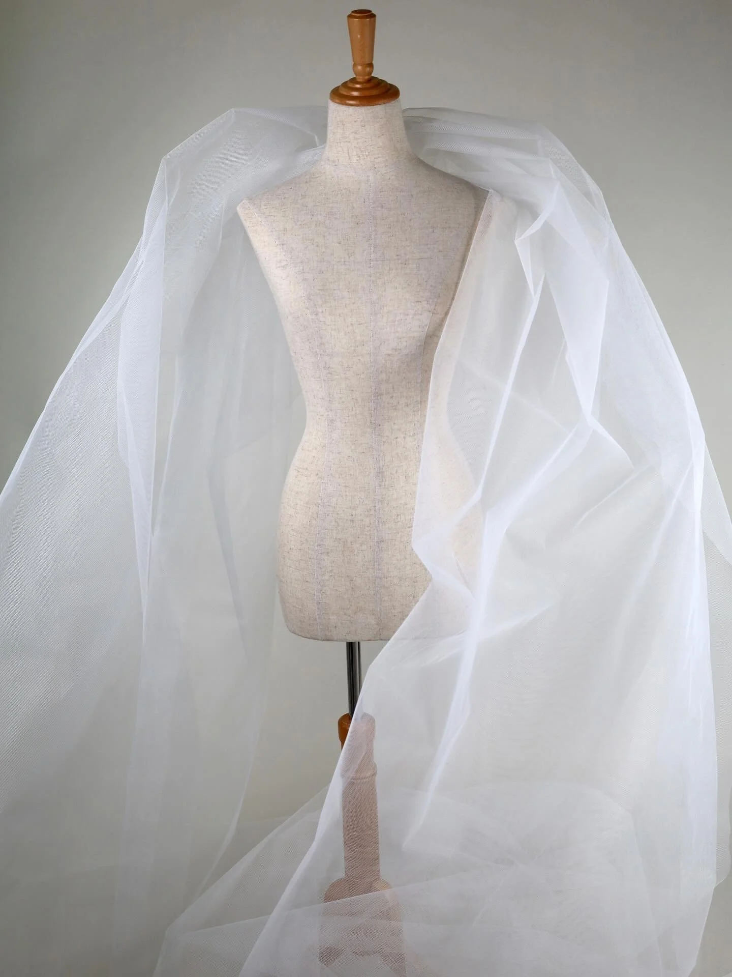 New Product
F6616 &middot; 40 Denier Sculptural Net &middot; Silk White &middot; 150cm Width

A light to medium body net with a softer drape than traditional stiff nets. Featuring small to medium holes, this versatile net is ideal for layering under 
