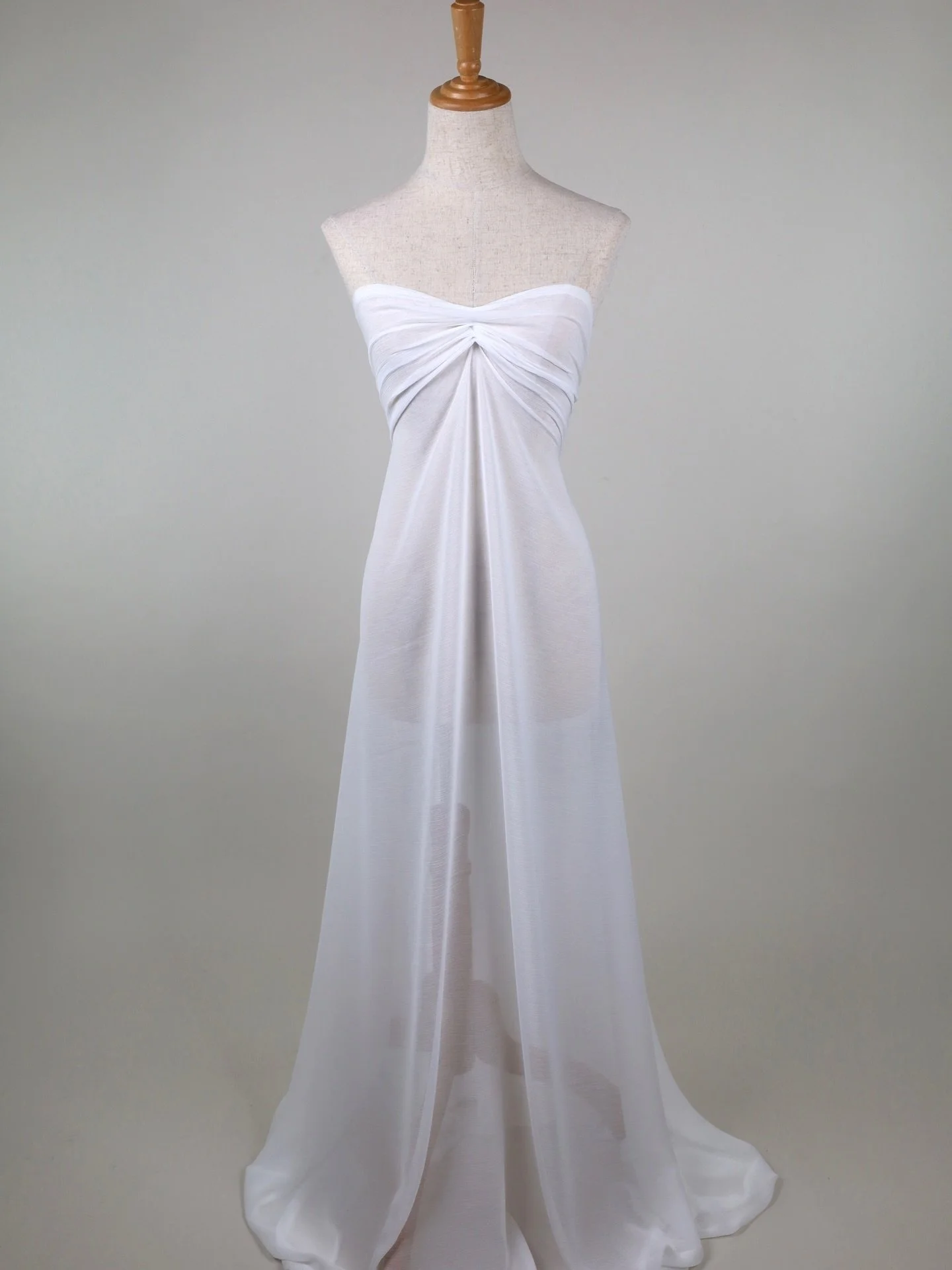 NEW IN STOCK
F8997 Crinkle Chiffon &middot; Light Ivory &middot; 150cm

A soft, fluid chiffon with a subtle crinkled texture that adds depth and movement without weight. At 80gsm, it drapes effortlessly, making it ideal for layering, soft overlays, g