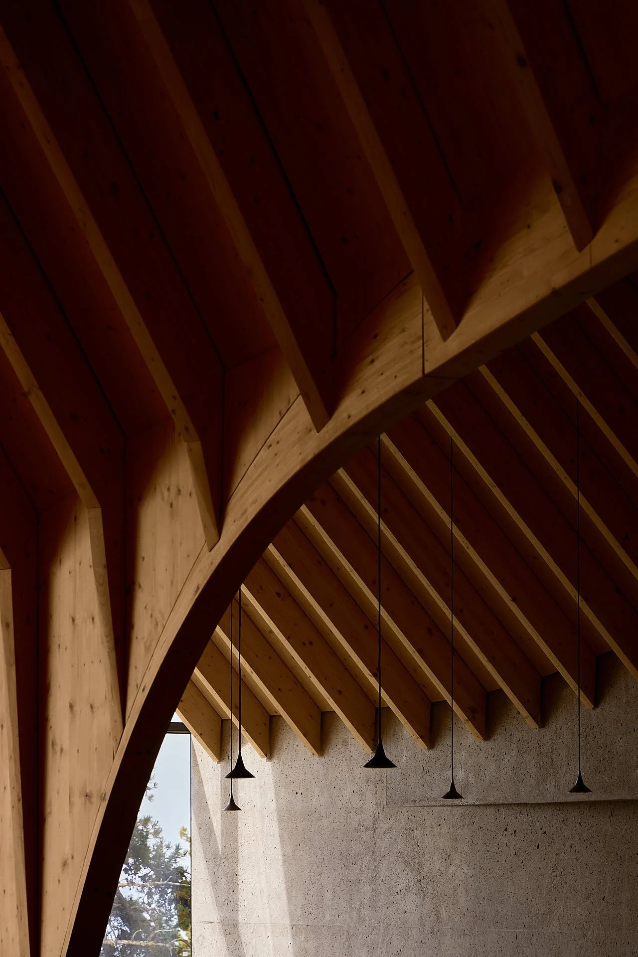 Interieuraufnahme Berghütte Oberholz Decke mit Lampen