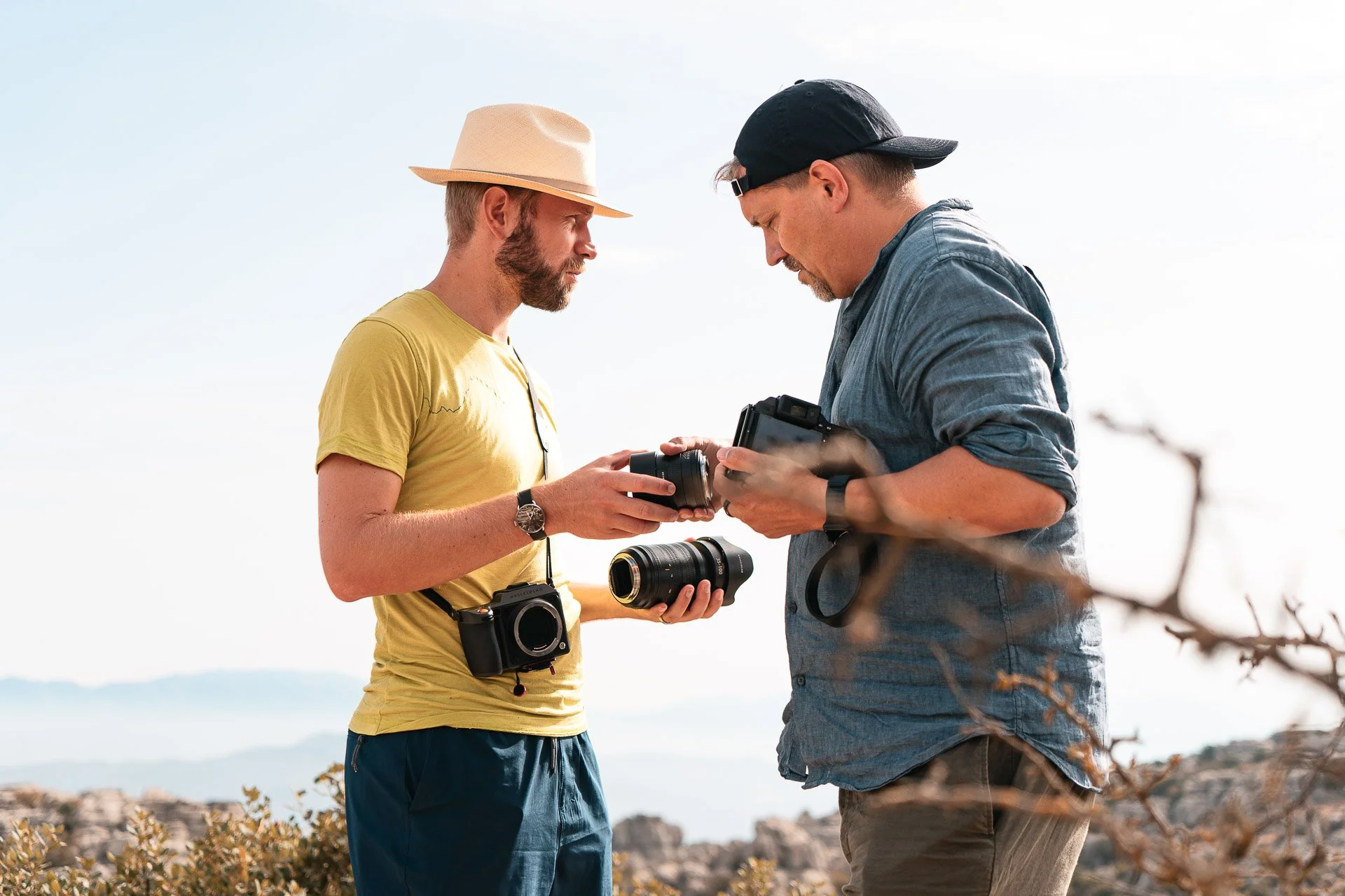 Hasselblad X2D im Einsatz: Teilnehmer testet Leihequipment während des Workshops in Andalusien