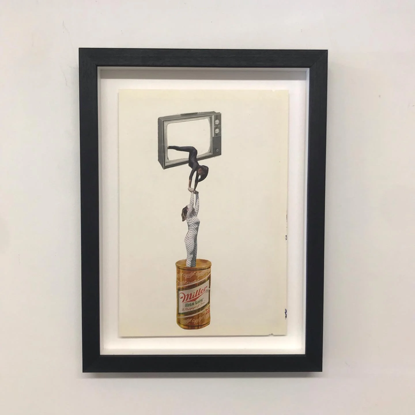 Float mounted with Japanese hinges, AR70 glass
#japenesehinges #pictureframing #art #wallart #framing #pictures #mounting #artoftheday #glass #hangingart #farnhamframing #farnhampictures #farnhamart #Surrey framing #surreyart #farnhamcanvas #surreyca