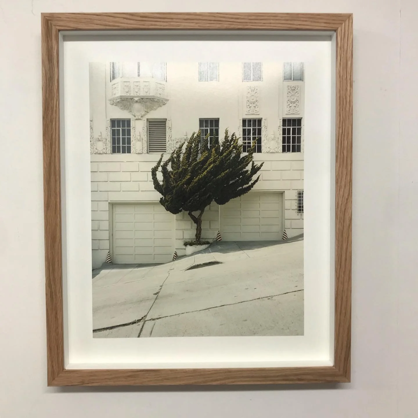 Awesome photo from San Francisco, full bleed mounted, with spacer to lift anti reflective glass, finished with pure oak frame - perfect.
#sanfrancisco #sanfranciscostreets #usa #farnhamframing #farnhamartist 
Redkite picture framing is a local busine