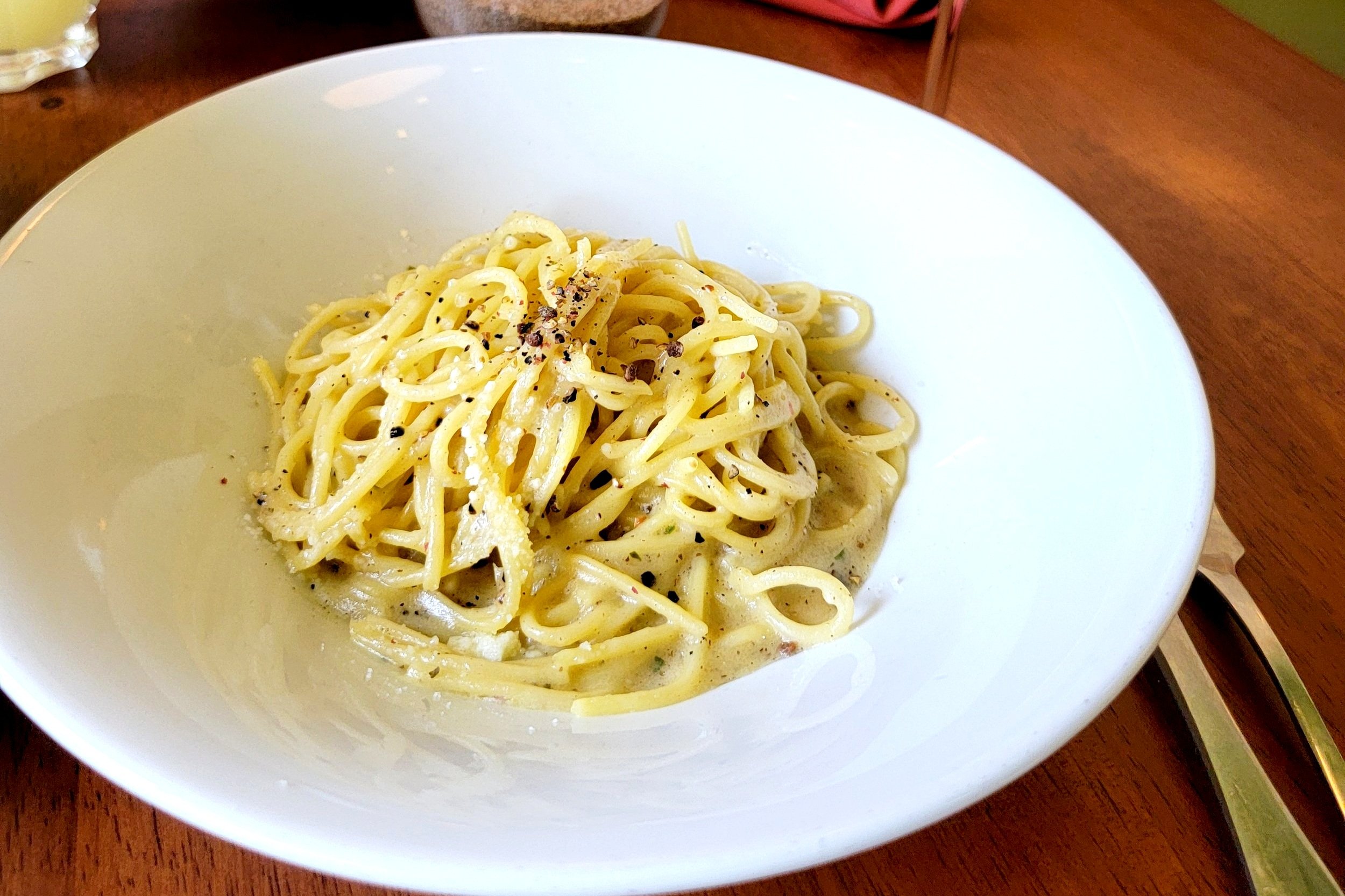 Cacio e Pepe & Soave: A Perfect Pairing at Oliver’s Italian
