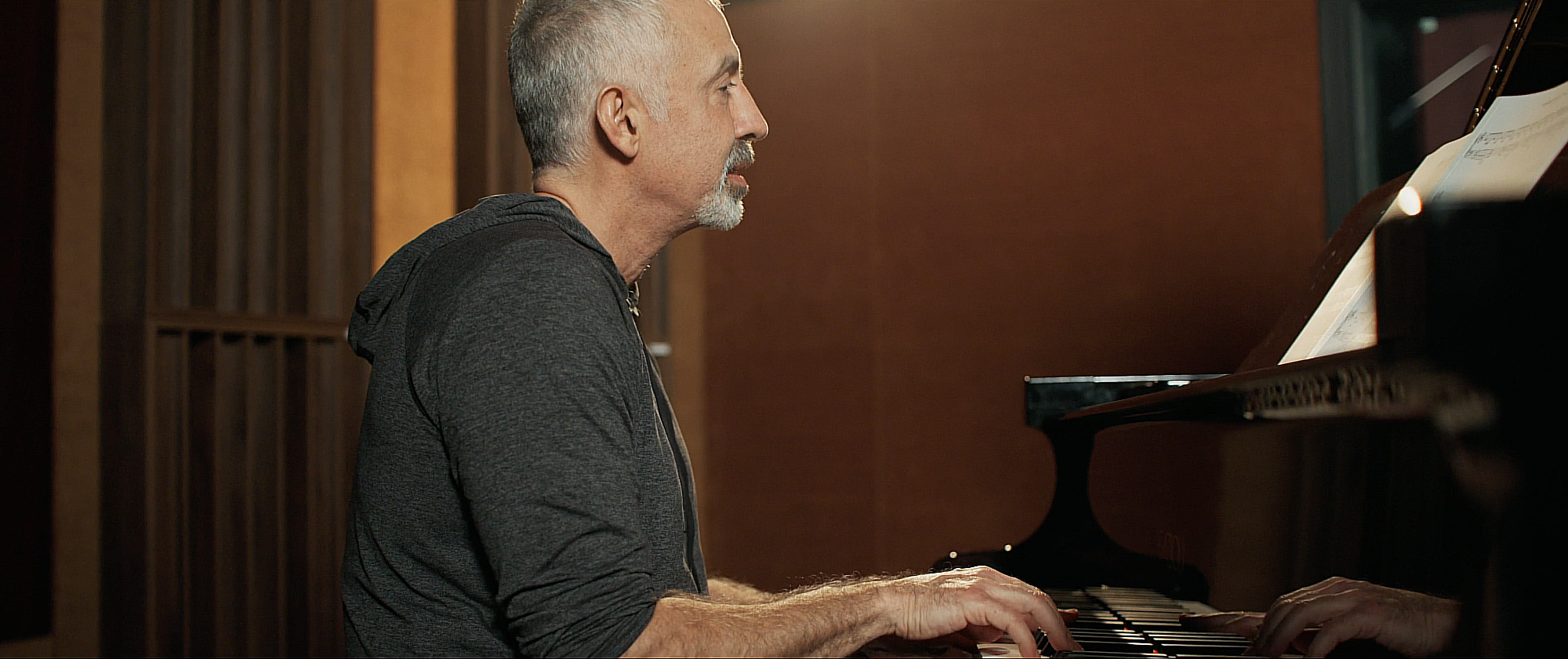 PAUL DINLETIR: 'ECHOS OF TRUST' LIVE @ ABBEY ROAD