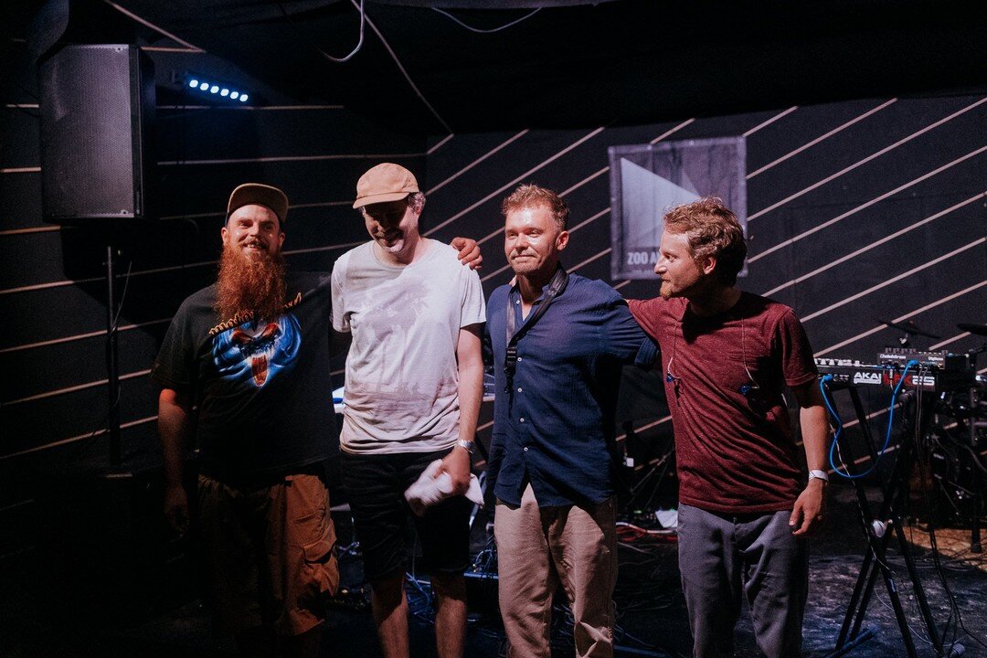 To play for you guys, is the best feeling ever!
Looking forward #2023
EP Sealed -> https://zooandaquarium.hearnow.com/
#advancedurbanmusic #postrock #nujazz #techno #instrumental #livemusic
photo by @werdza
