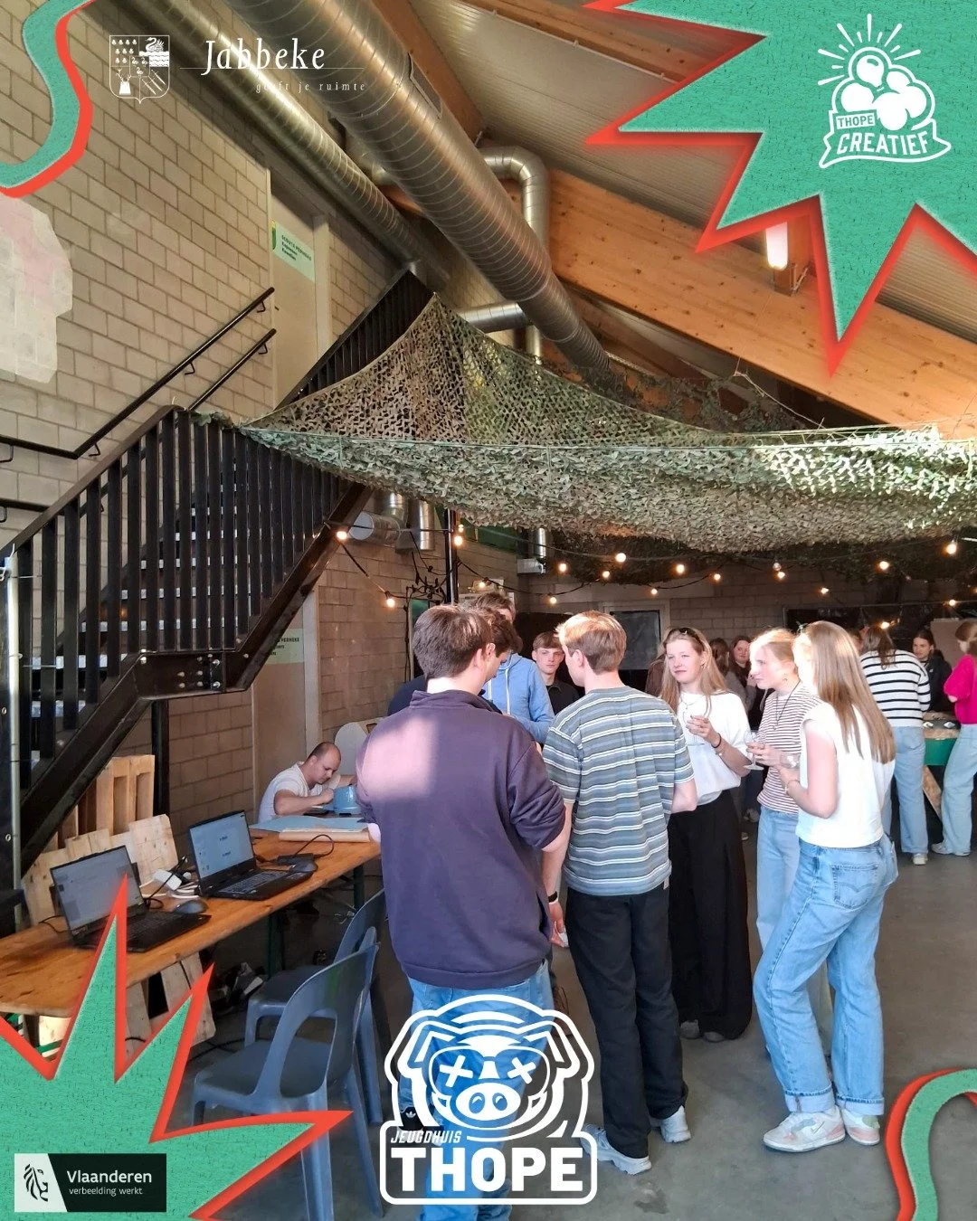 Jeugd on Tour was een topavond vol sfeer, ontmoeting en plezier! 🙌✨ Samen met heel wat jongeren uit Jabbeke maakten we er een gezellige avond van

Vanuit Thope waren we ook trots om onze creatieve sokkenworkshop te organiseren, waar jongeren hun eig