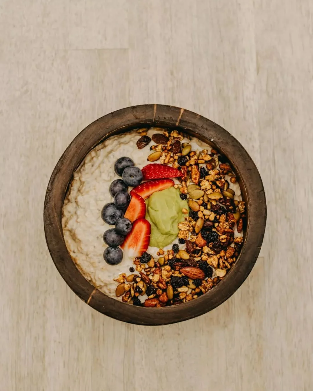Fresh, vibrant and full of flavour. Our overnight oats with avocado cream, seasonal fruits and granola are the perfect way to ease into the day at the Farmhouse.

Join us, link in bio.