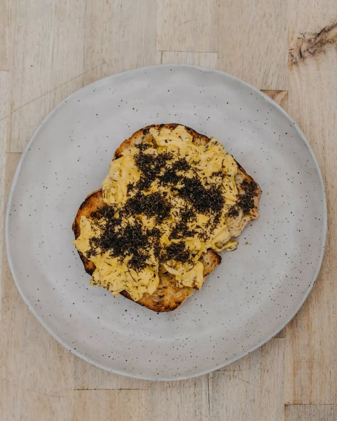 A little extra magic this season. Fresh Black Perigord truffles from @truffle.hill, shaved over your Farmhouse favourites, showcasing the very best of the South West. See you tomorrow from 9am.

Walk-ins welcome or book ahead, link in bio.