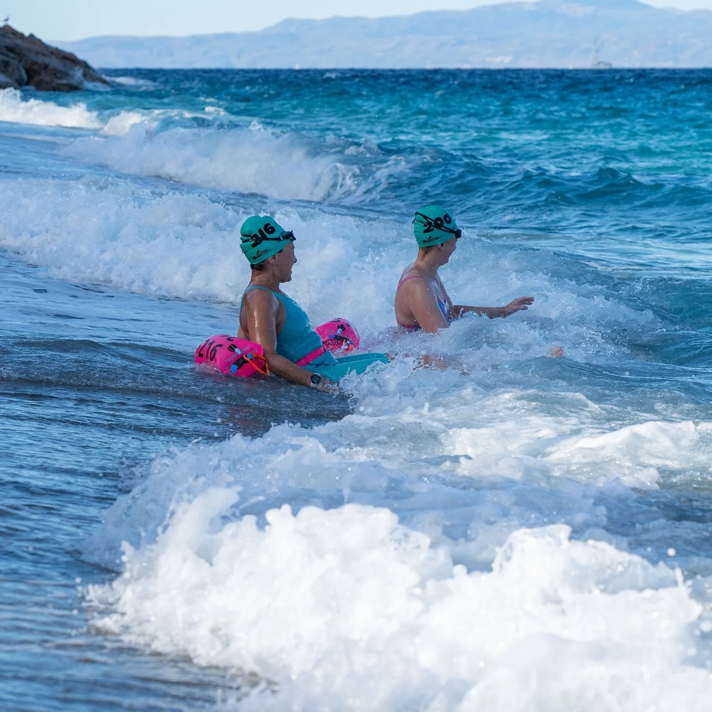 🌊 Choppy water always feels tough&hellip;until you&rsquo;re done! Then you realize what you&rsquo;ve achieved!

Swimming in rough seas definitely adds a challenge 🥵 But once you hit that finish line and see the waves crashing on the beach, it&rsquo