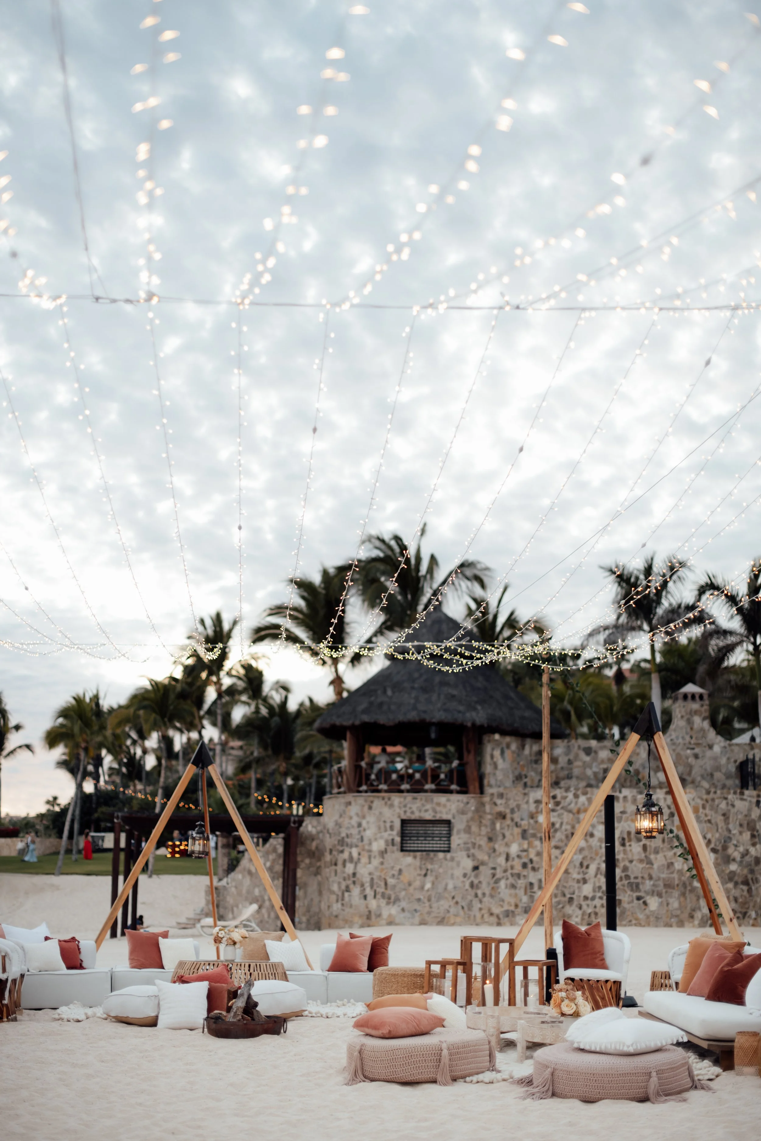 Palmillasetupbirthdaypartybeach:MKD034.jpg