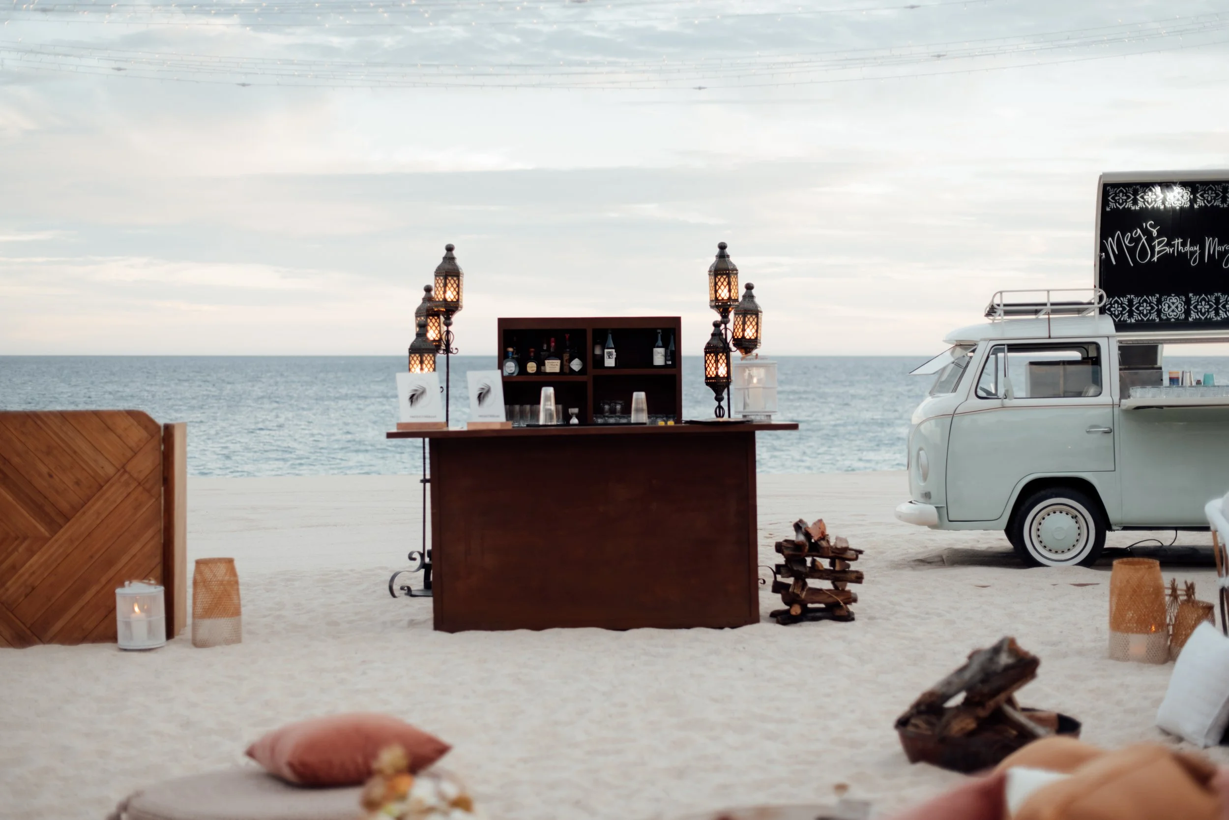 Palmillasetupbirthdaypartybeach:MKD048.jpg