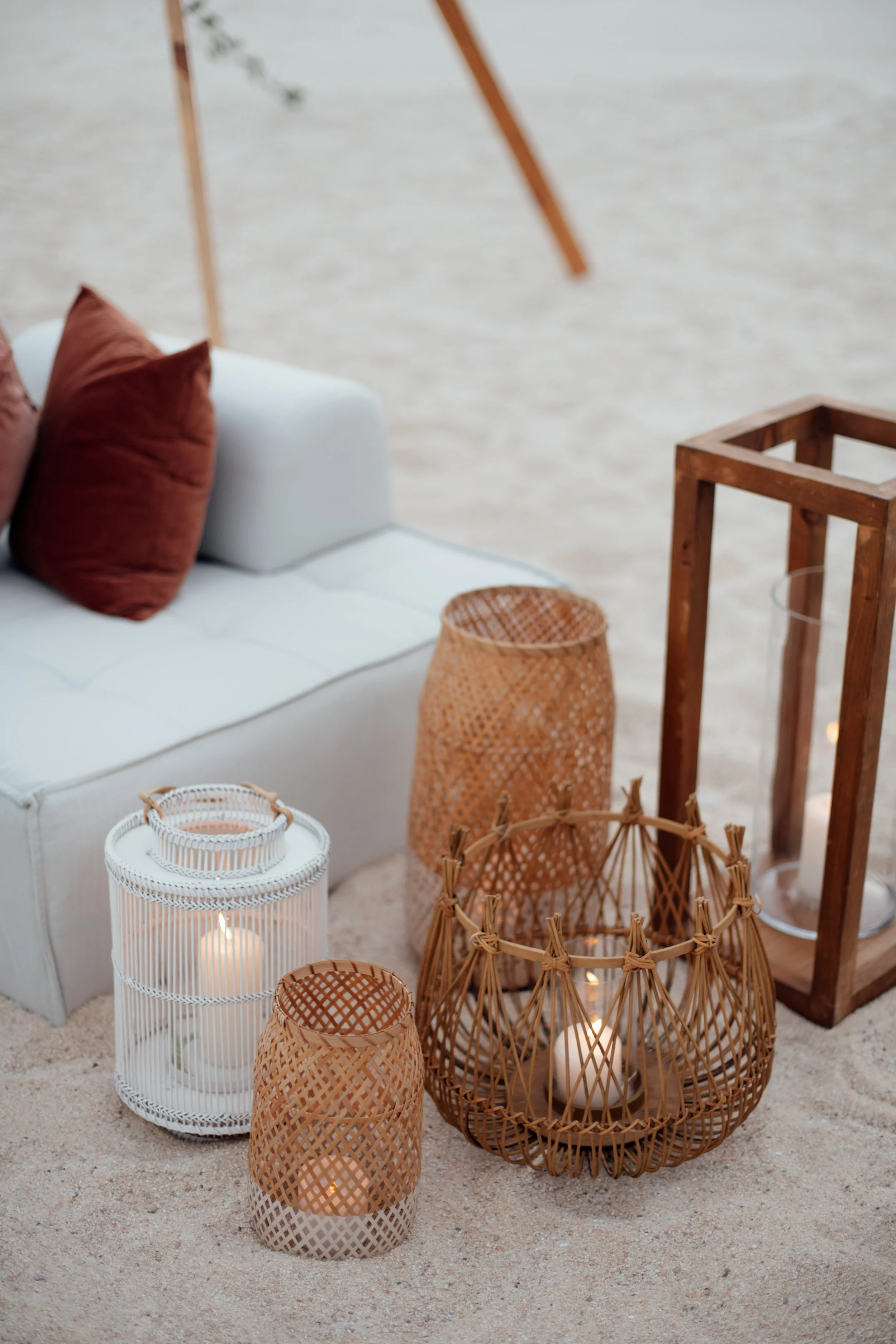 Palmillasetupbirthdaypartybeach:MKD043.jpg