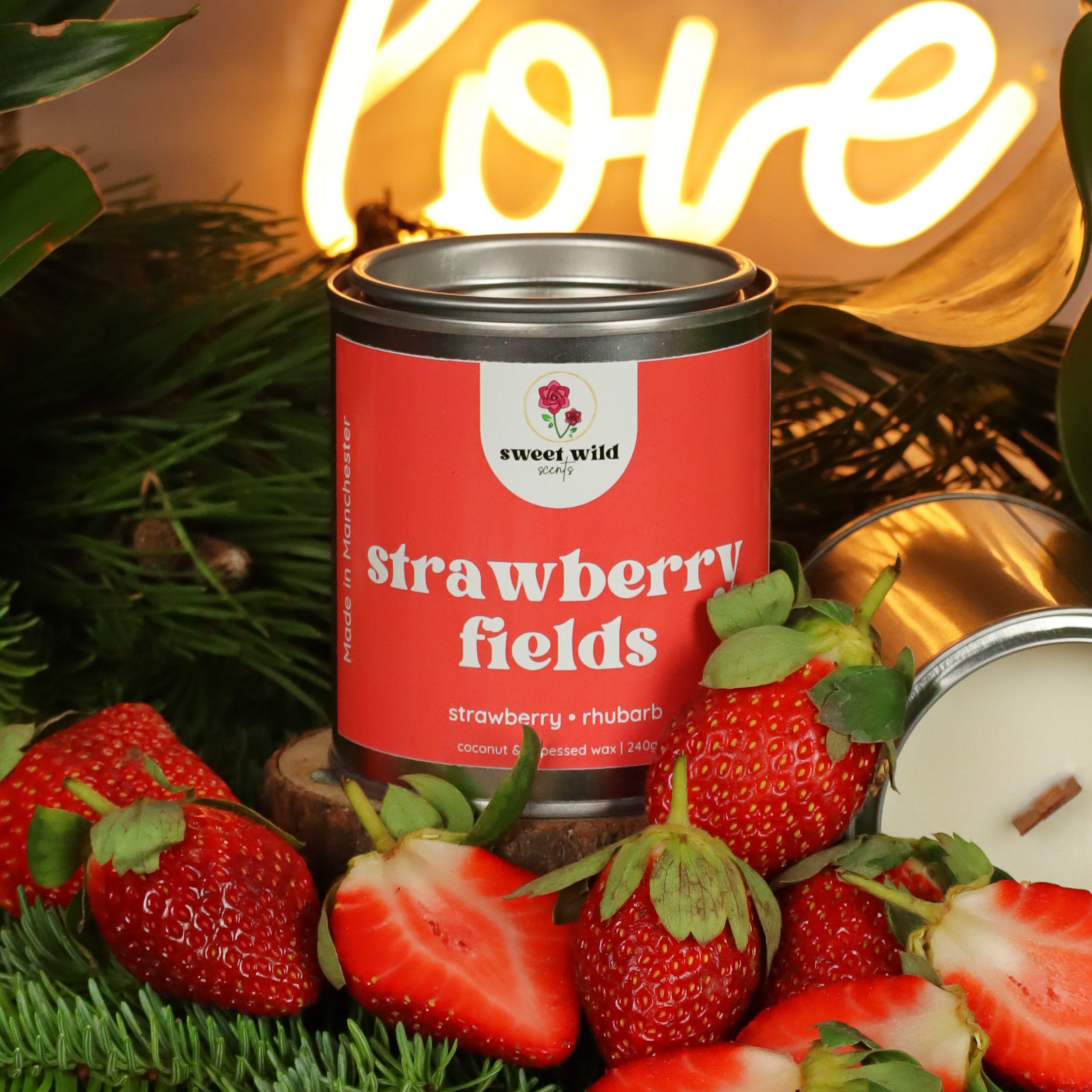 natural wax candle strawberry rhubarb coconut rapeseed