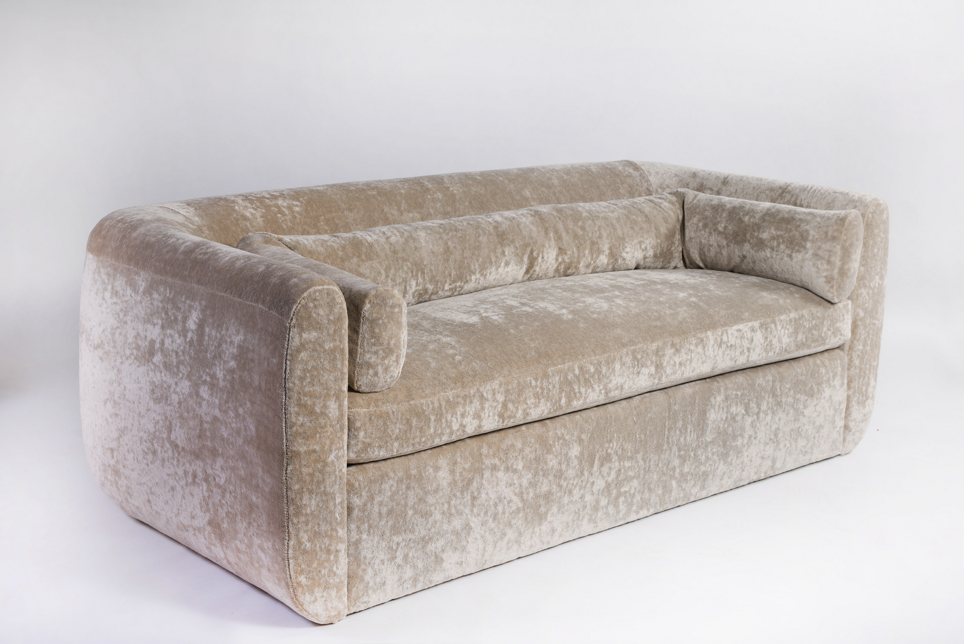 Mondi, EnVie, Bespoke, Custom, Denver, Chicago, Modern, Antoinette, Sofa, Velvet
