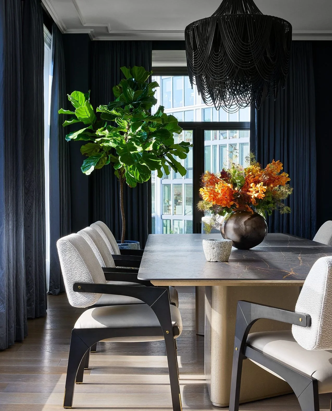 Around here, entertaining is an art form. 🍽✨⁠
⁠
We design dining spaces that don&rsquo;t just host a meal&hellip; they elevate the entire experience. Because the finest homes are crafted not only for living, but for gathering. Cheers to creating spa