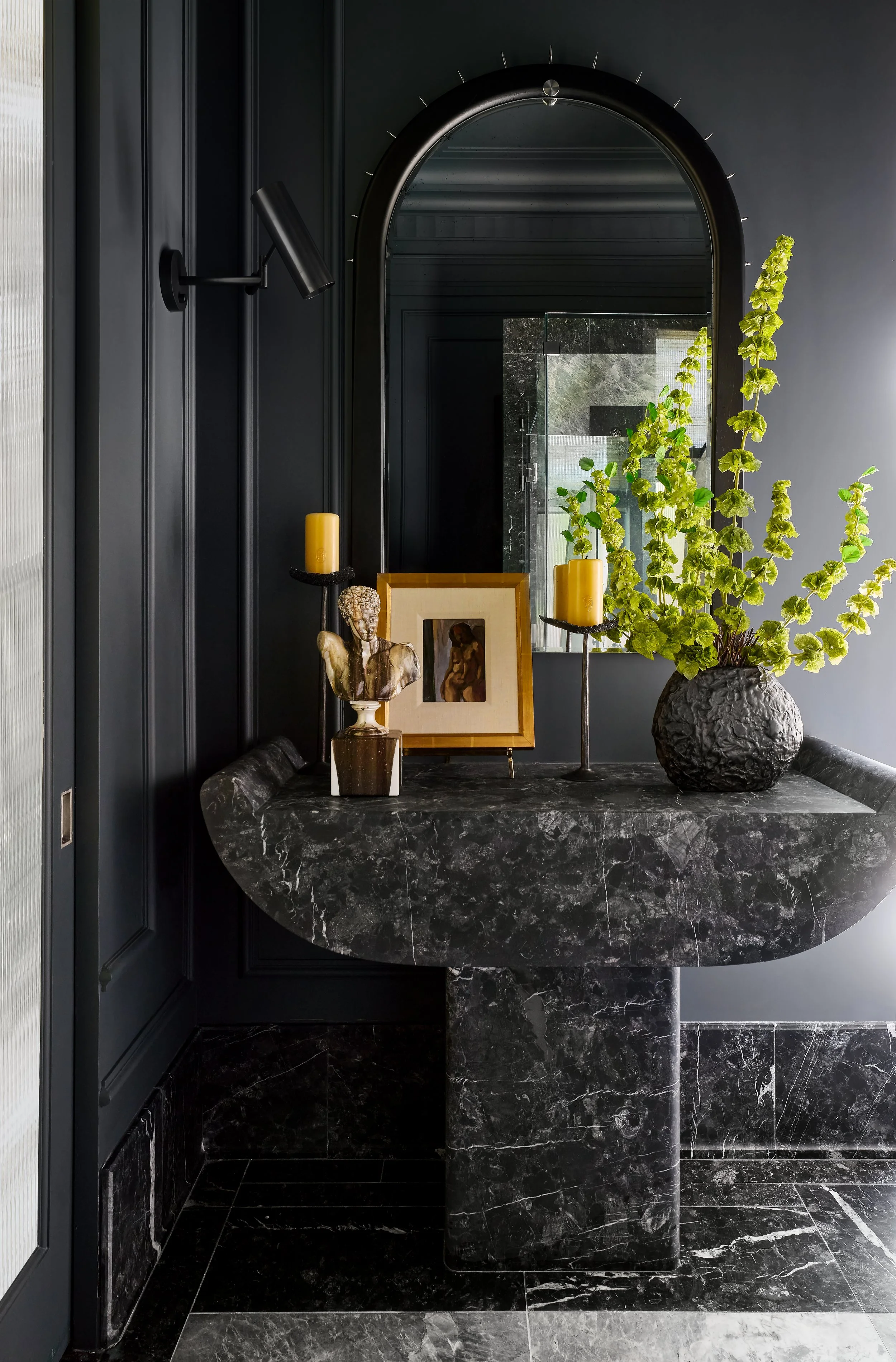 Mondi, Luxury Design, Dressing Room, Kips Bay Show House, Kips Bay, Chicago, Denver, Palm Beach, Luxury Residential Interior Design, Luxury Interior Design Firm, Moden, Renovation, Moody, Edgy, Materials Bespoke Stone + Tile