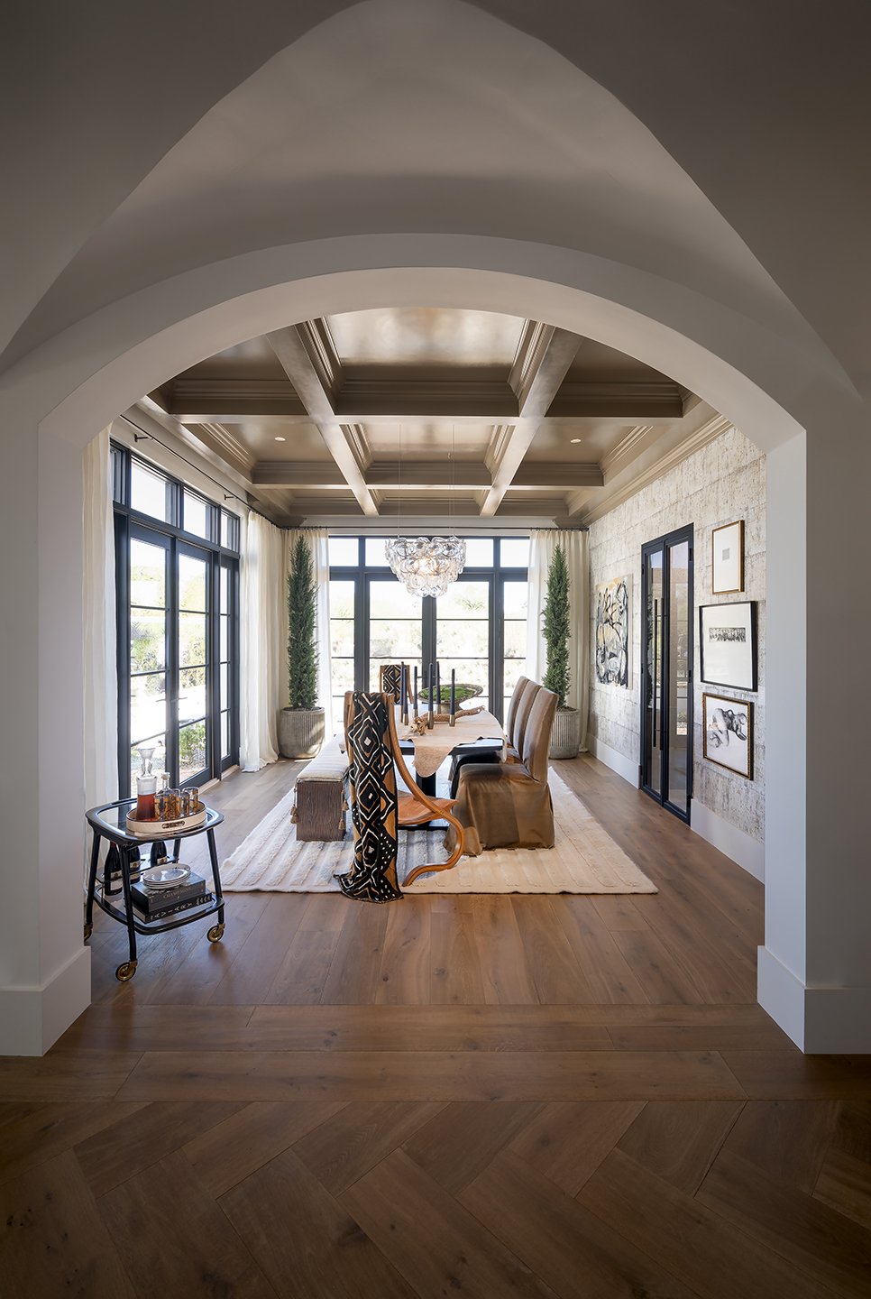 Mondi, Luxury, Chicago, Illinois, Denver, Colorado, Residential Interior Design, Interior Designer, Design Firm, Renovation, Modern, Paradise Valley, Arizona, Show House, Dining Room, Bench Seating, Wallpaper, Natural Wood, Mixed Materials