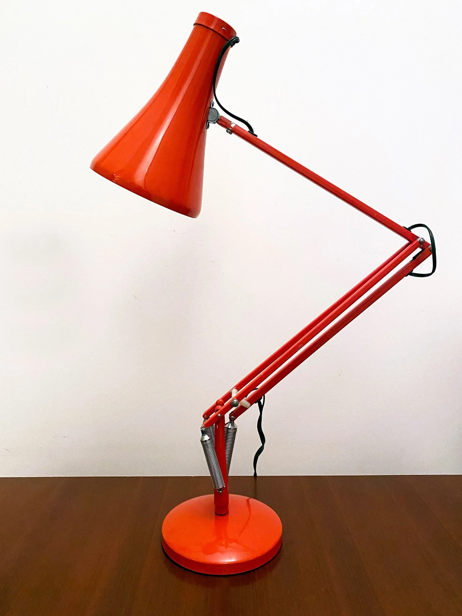 herbert-terry-type-75-anglepoise-desk-lamp-red-profile.jpg
