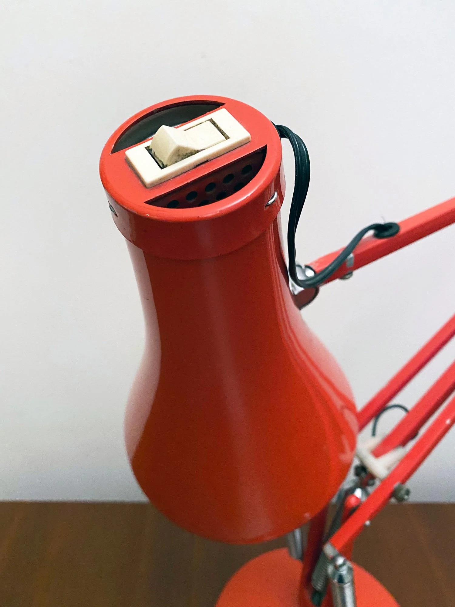 herbert-terry-type-75-anglepoise-rocker-switch-shade-detail.jpg