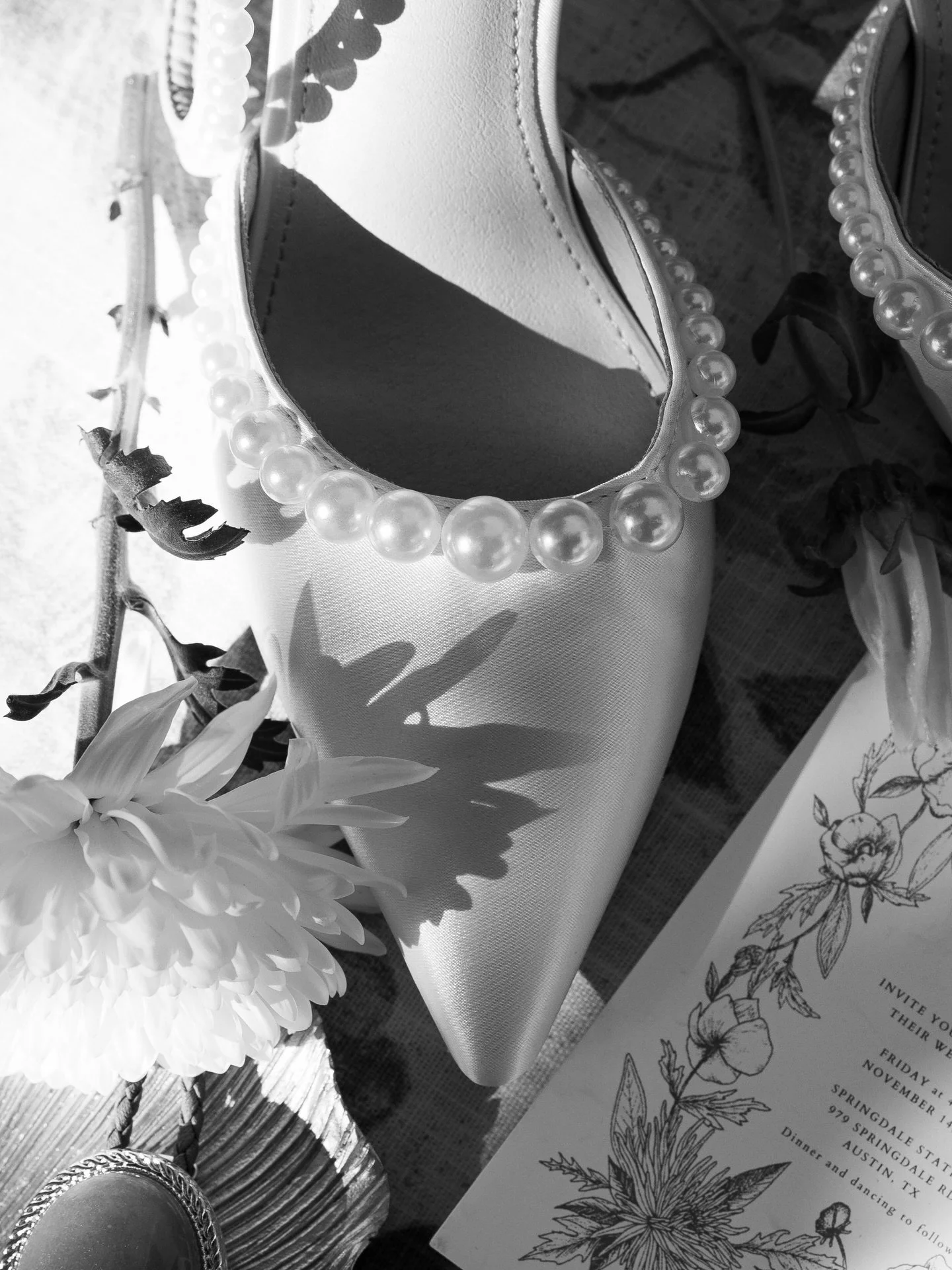 Happy Friday babes! I am wrapping up a bunch of galleries and still have one more wedding left for the year. Can&rsquo;t wait to share a recap of 2025, its been a good one! Get out in this beautiful weather and have a great weekend! 💌✨💋