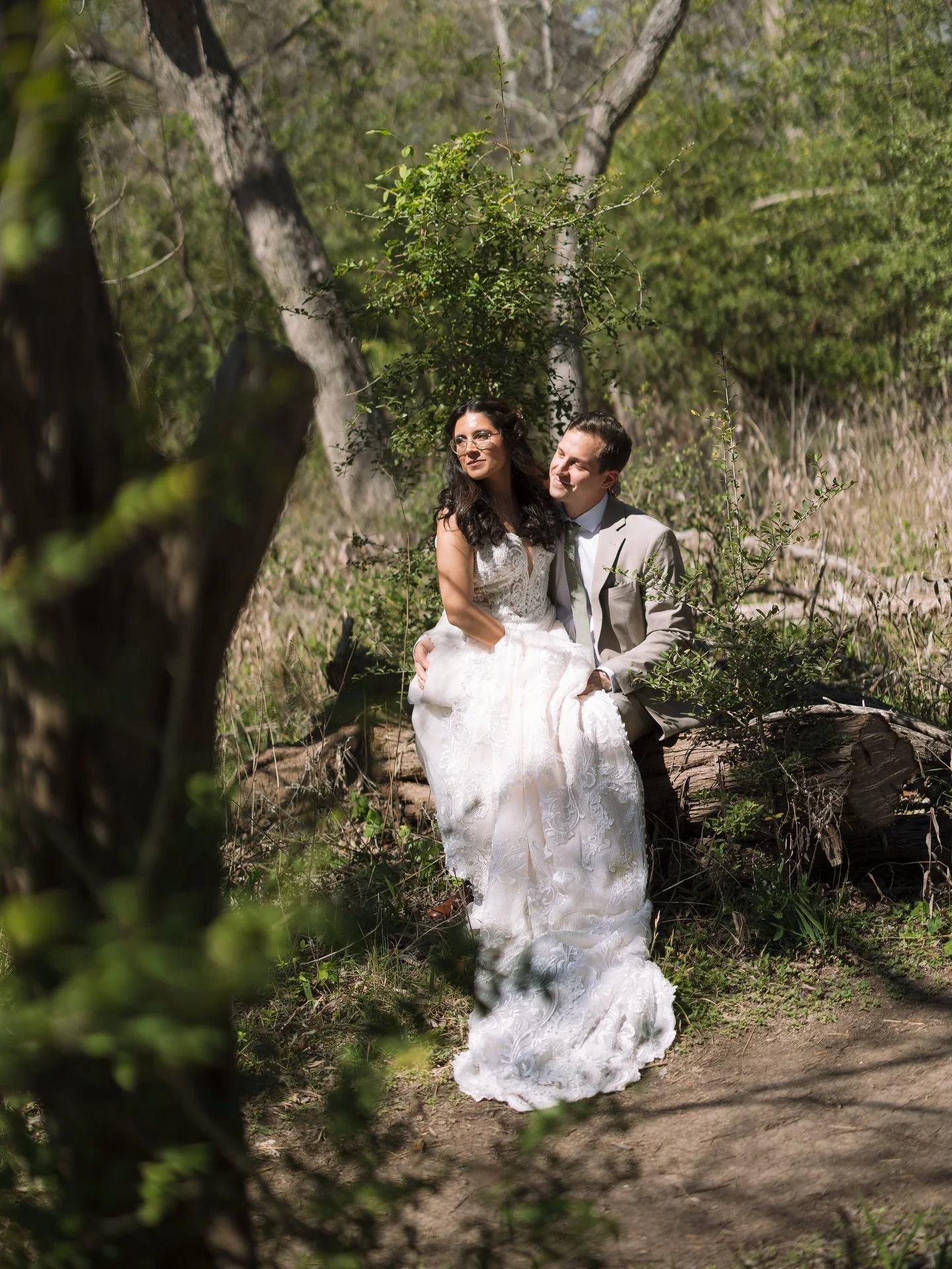 Kathleen + Anders ✨

The most beautiful, intentional day with their closest people. We started at the cabins, walked the trail to their ceremony at Blue Hole Regional Park, shared an intimate dinner at The Leaning Pear, and ended the night back at th